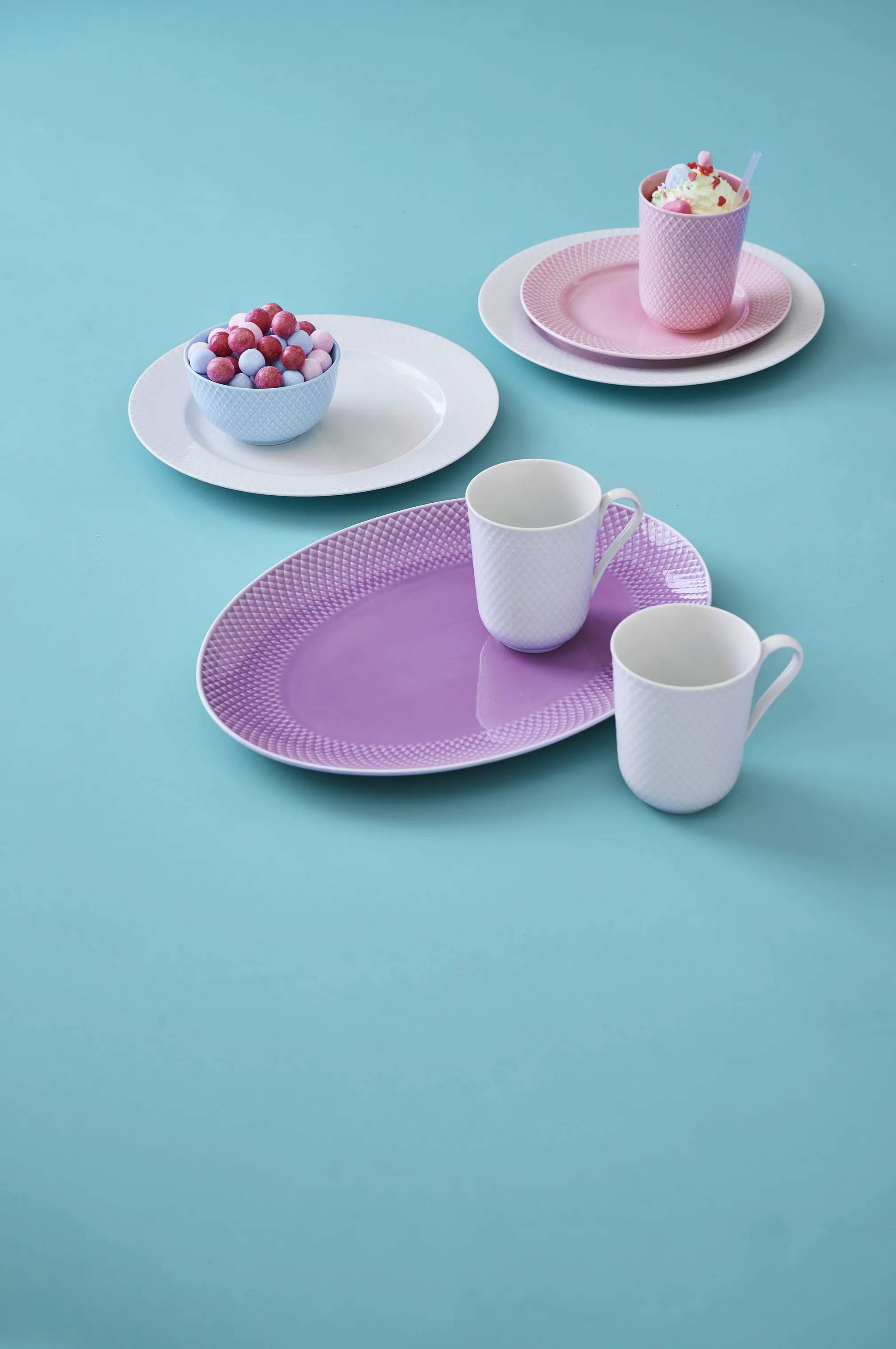 Lyngby Porcelæn Serveringsfade Rhombe Color Serveringsfad i Lys lilla, B26,5 x L35 cm, 2