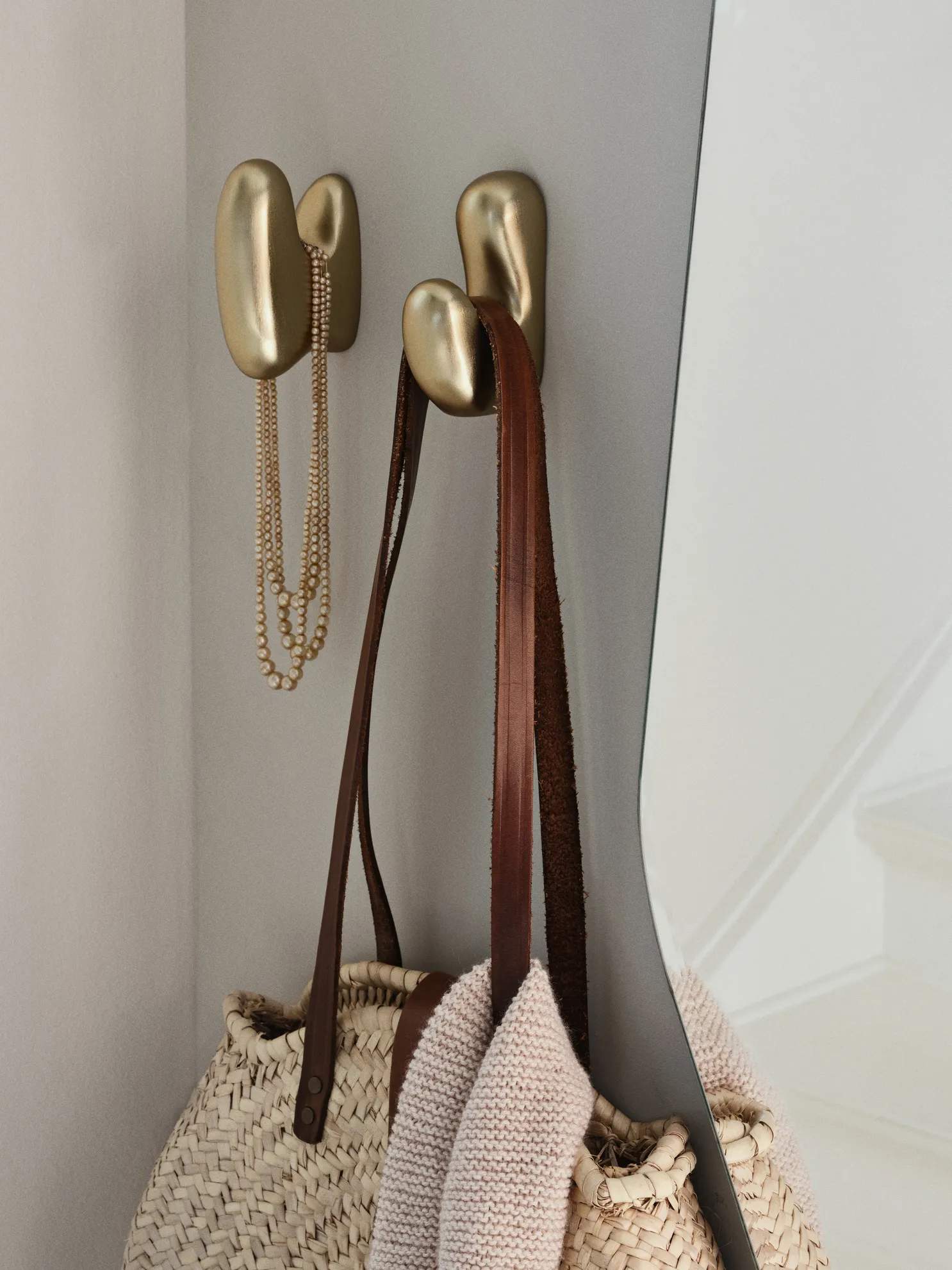 Broste Copenhagen Knager Roberta Knage i Guld finish, 7 cm, 2