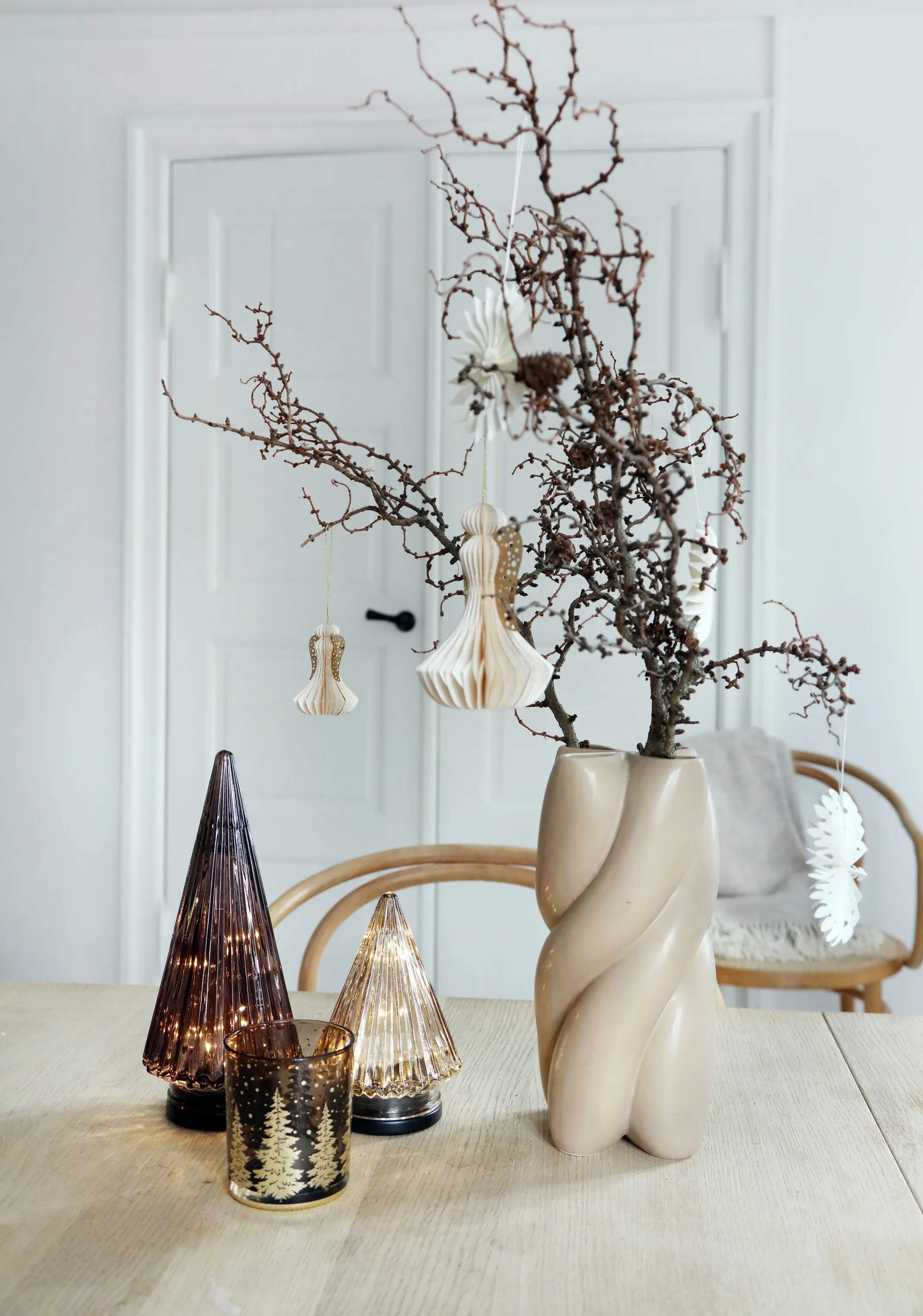 Casa Christmas Julefigurer Juletræ m. LED-lys i Brun, 28 cm, 2