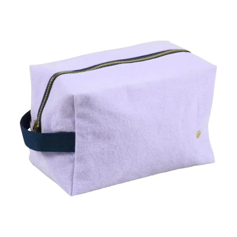 La Cerise sur le gâteau
 Toilettasker Iona Toilettaske i LILAS, 1
