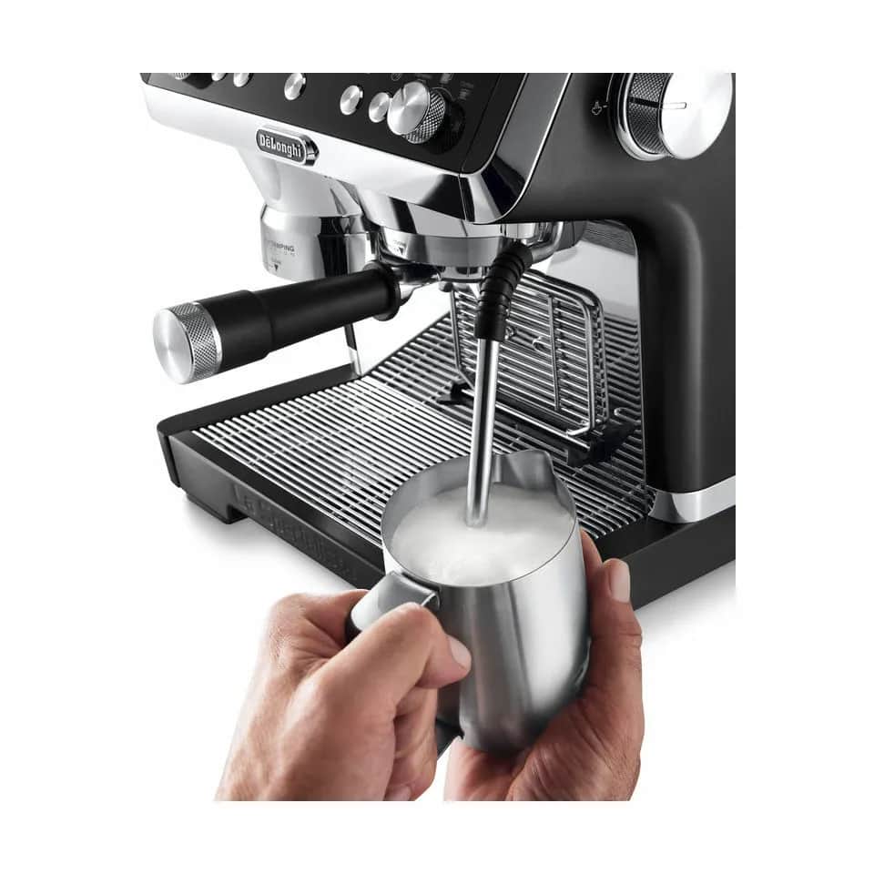 DeLonghi Espressomaskiner La Specialista Espressomaskine EC9355.BM i Mat sort, 4