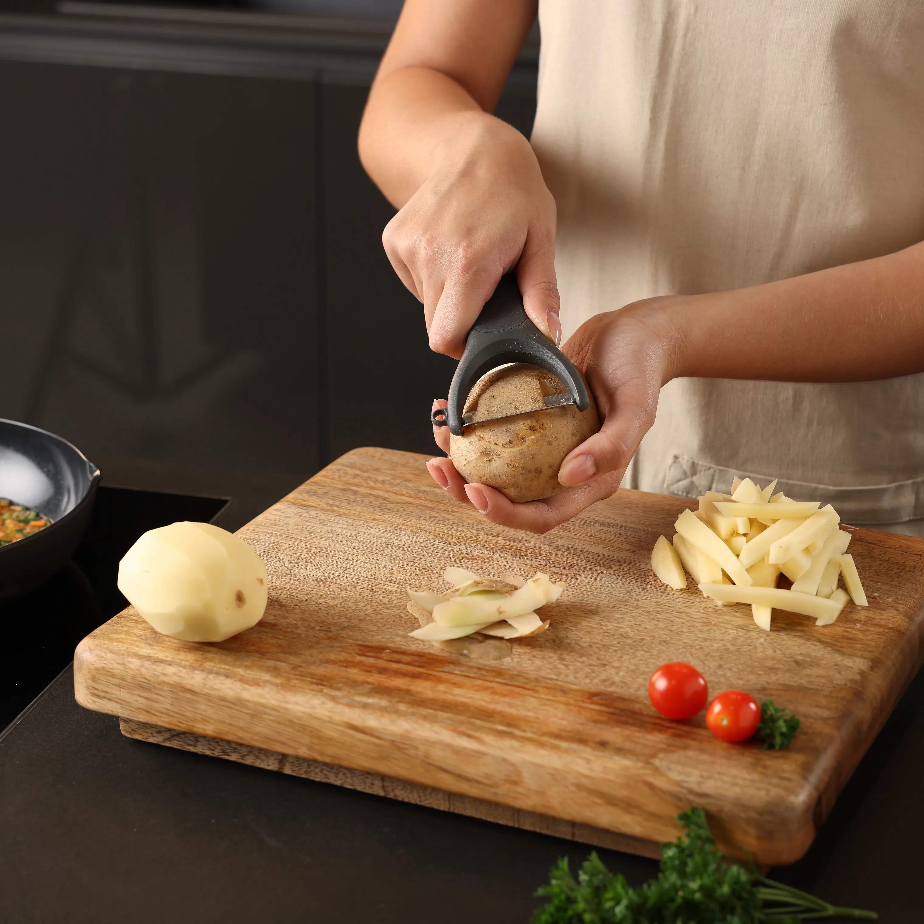 Zyliss Æbledelere og -skrællere Y-skræller i Beluga Grey, 3