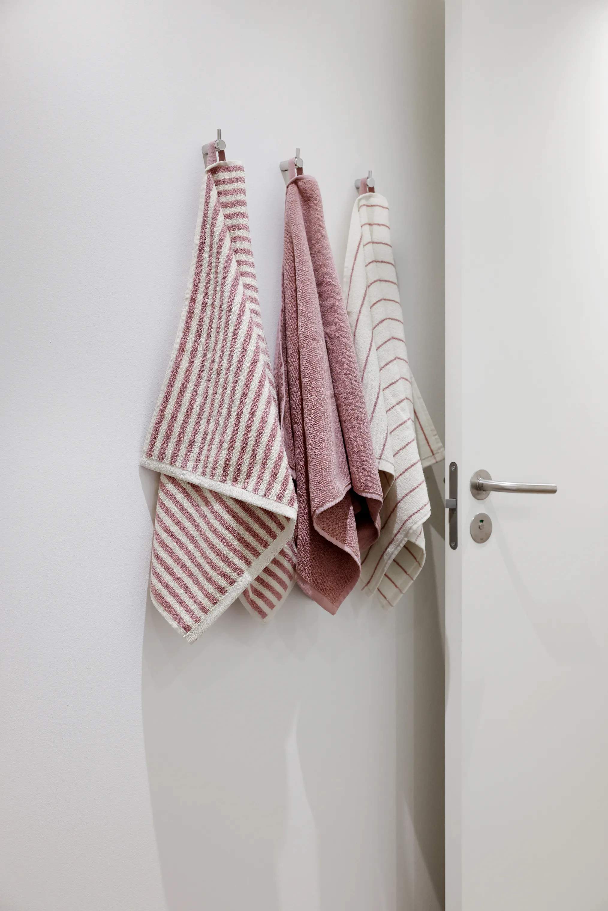 CASA Living Håndklæder Charmant Håndklæde i Rosa bred stribe, B50 x L100 cm, 2