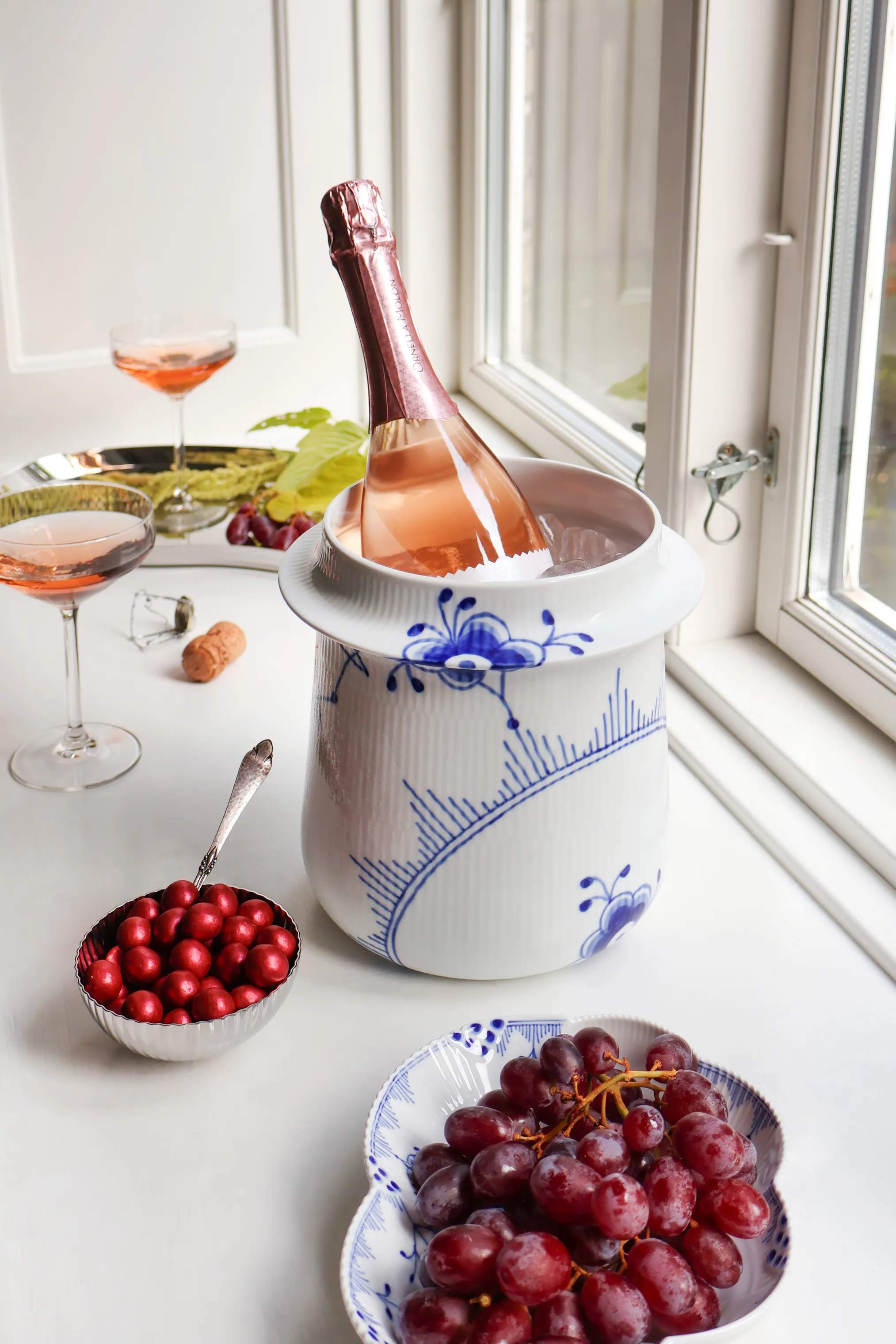 Royal Copenhagen Vinkølere Blå Mega Riflet Vinkøler i Hvid/Blå, 2