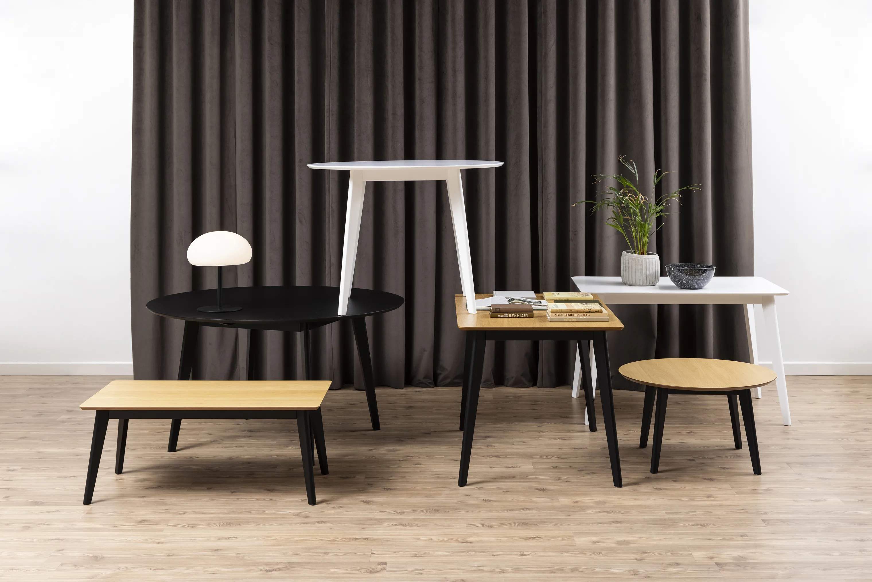 CASA Living Spiseborde Roxby Spisebord i Sort, 140 cm, 2