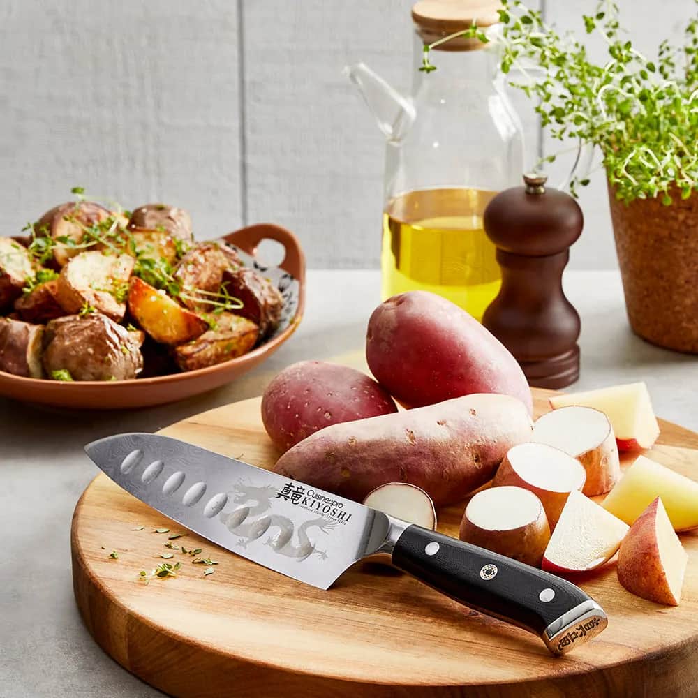 THE CUSTOM CHEF™ Santokuknive Cuisine::pro®
KIYOSHI™ Cuisine::pro KIYOSHI™ Santokukniv i 17 cm, 2