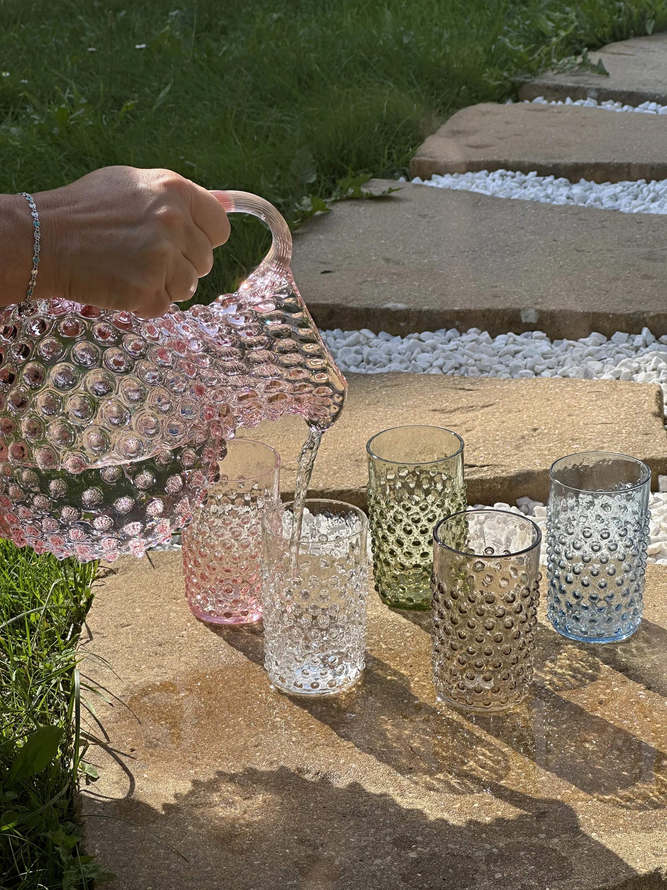 Anna von Lipa Serveringskander Paris Hobnail Serveringskande i Rosa, 2 L, 5