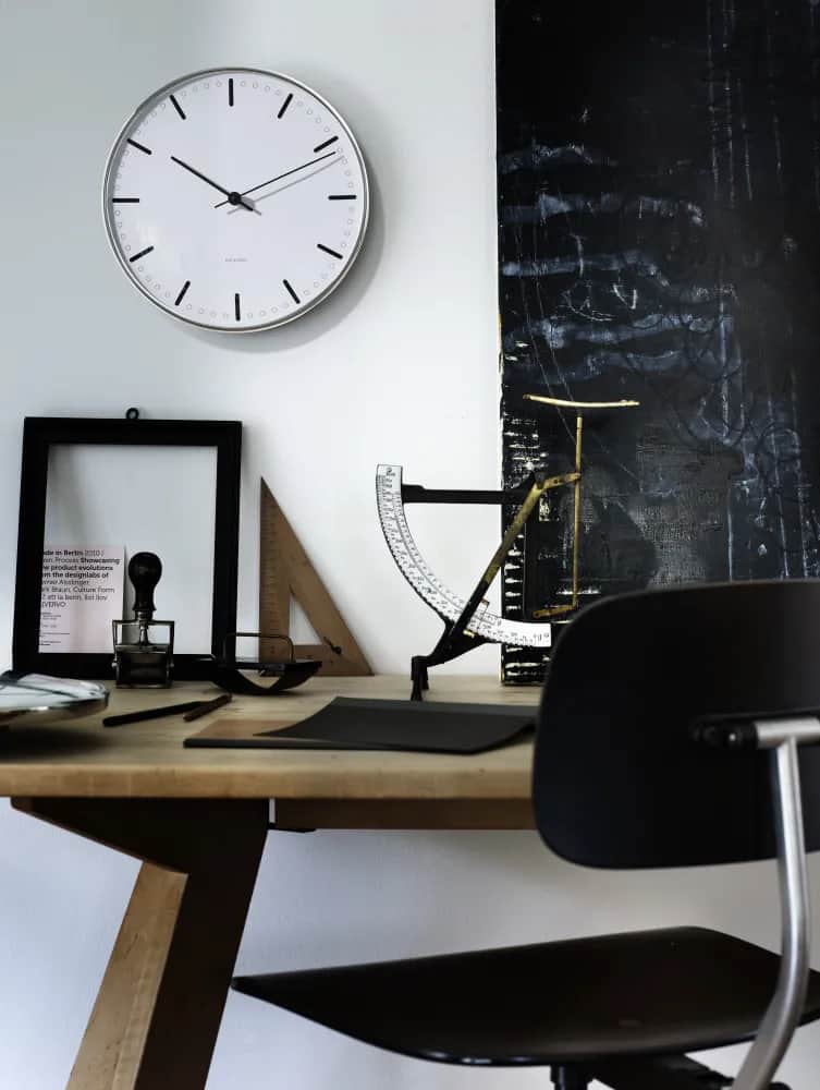 Arne Jacobsen Vægure City Hall Vægur i Sort/Hvid, 29 cm, 2