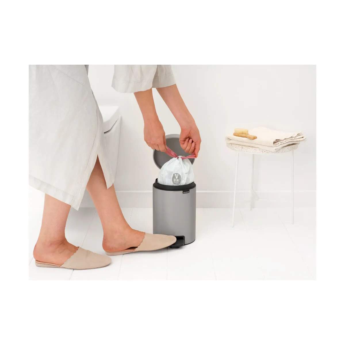 Brabantia Toiletspande NewIcon Pedalspand i Soft Grey, 3 L, 4