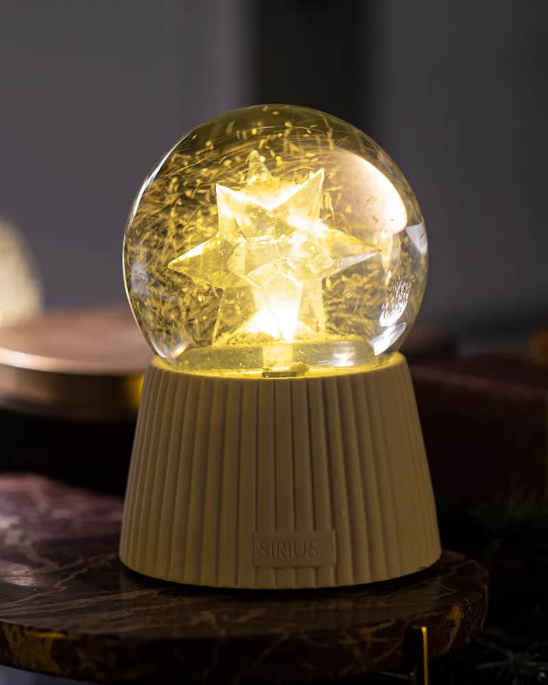 Sirius Lysdekoration Capella Snowglobe - Stjerne i Hvid, 2