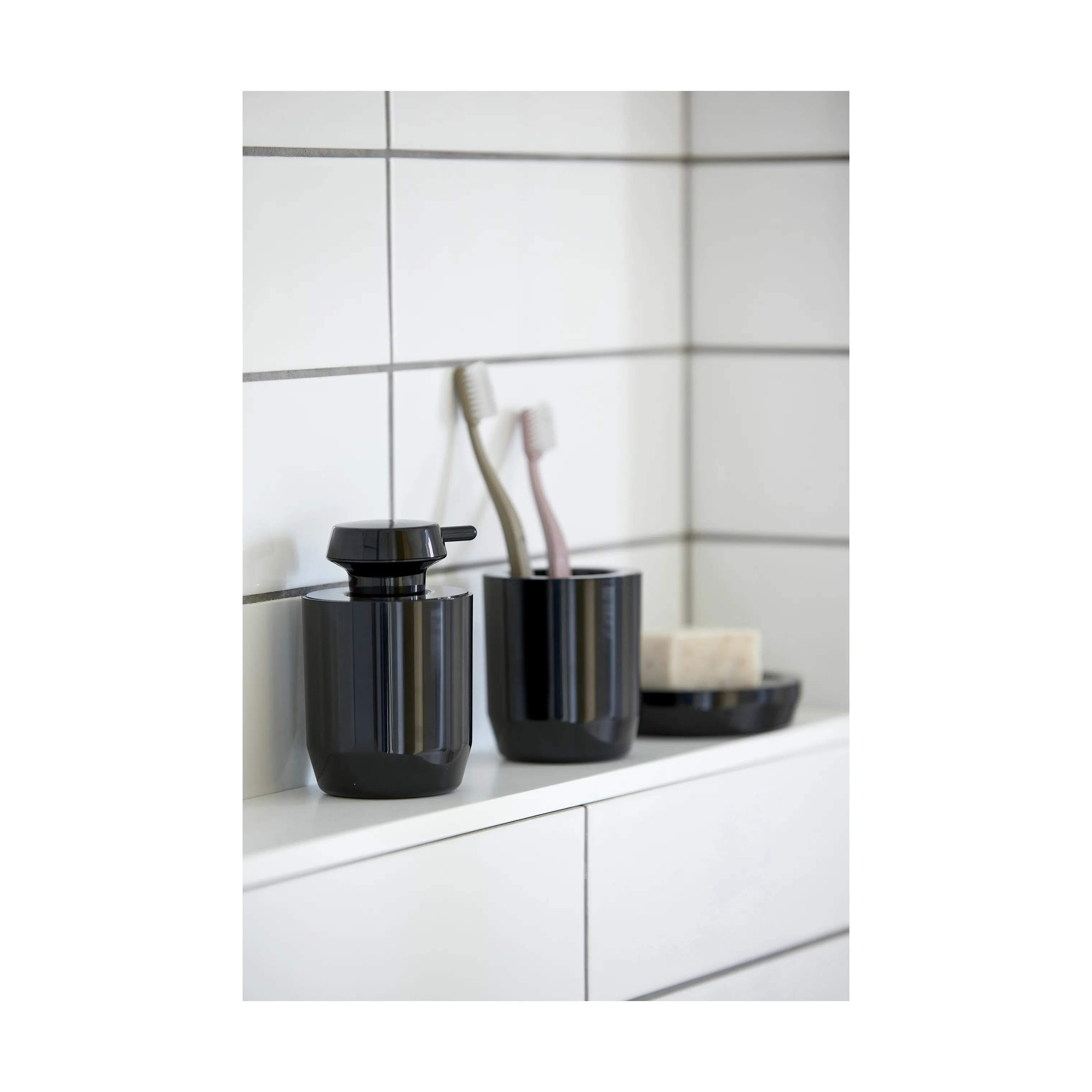 Zone Tandbørsteholdere Suii Tandbørstekrus i Black, 9 cm, 2