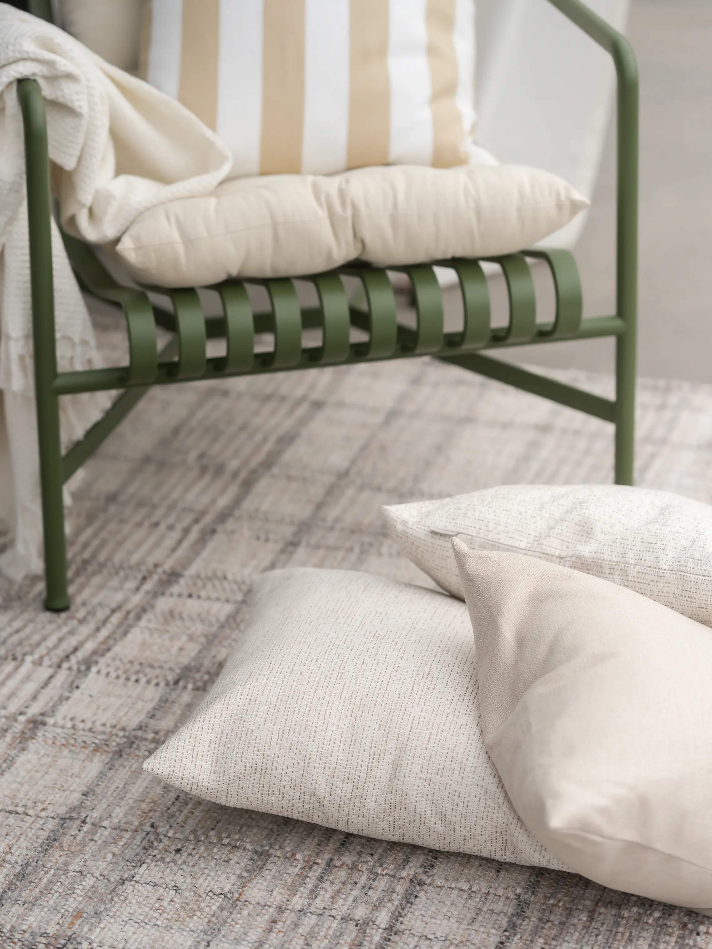 Svanefors Pyntepuder Bris Udendørspude i Beige, 2