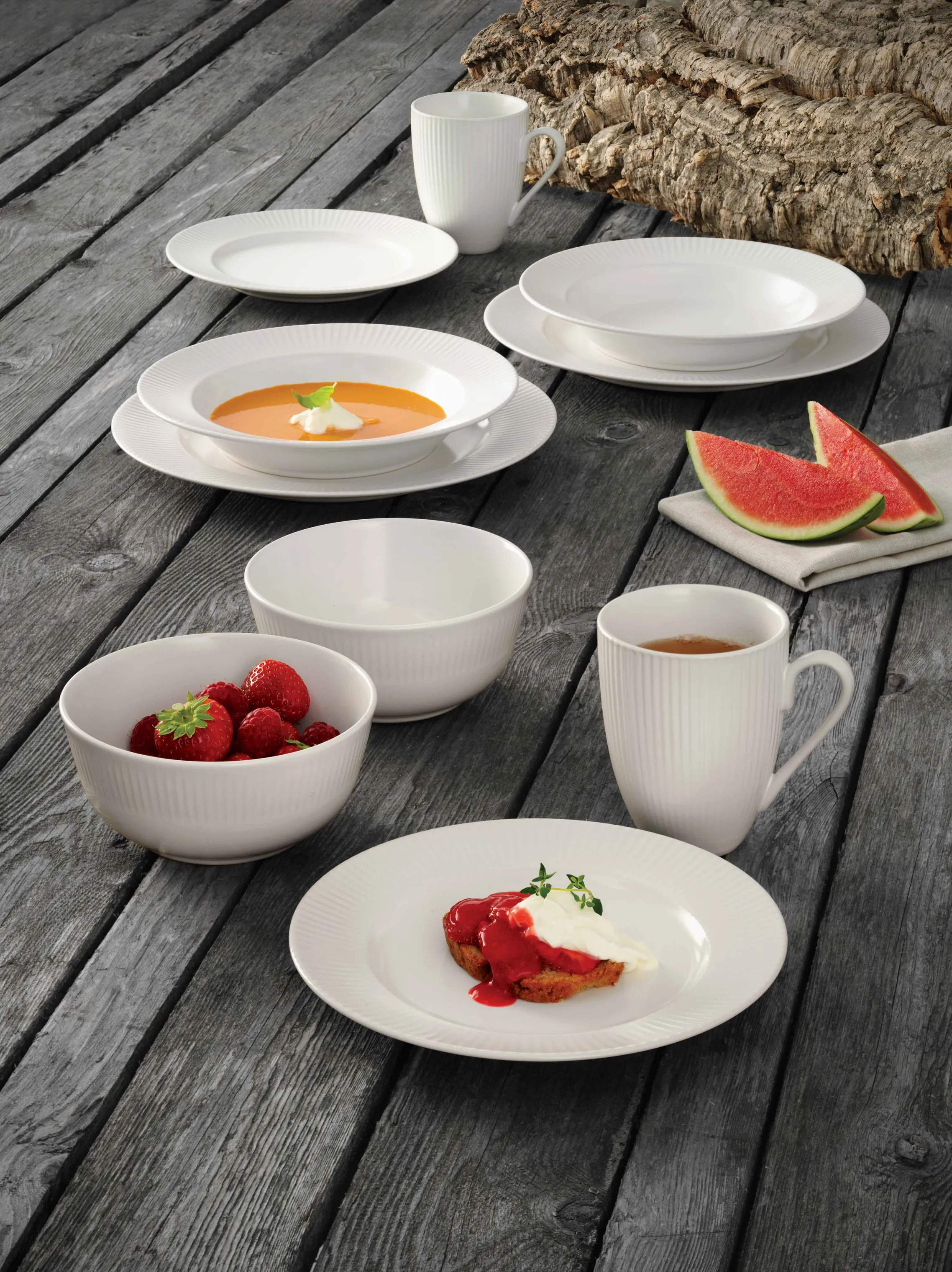 Aida Frokosttallerkener Groovy Frokosttallerken i Hvid, 2