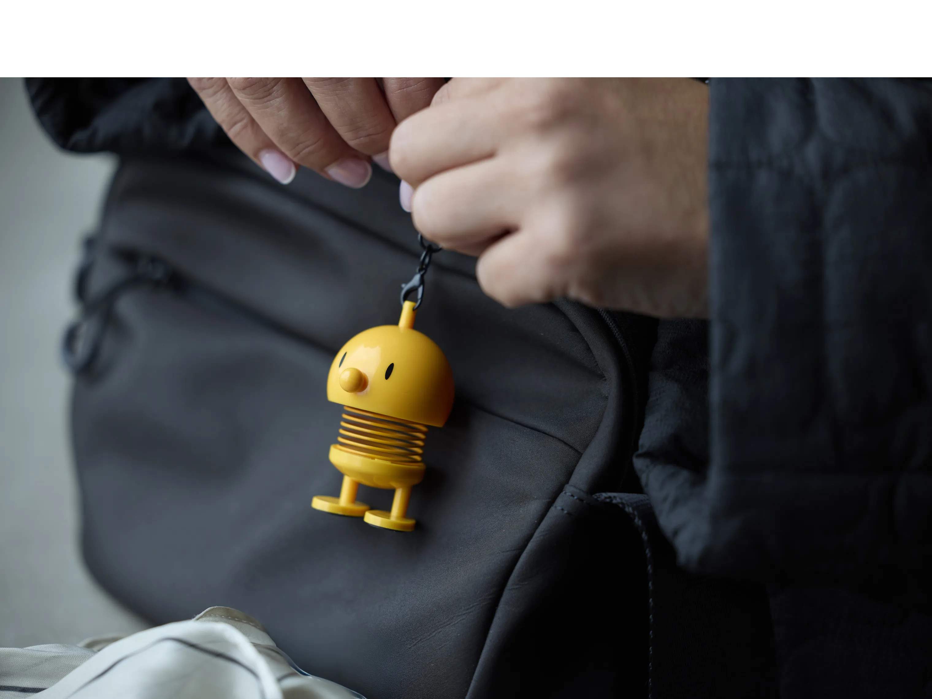 Hoptimist Øvrigt interiør Bumble - Taskevedhæng i Gul, 2
