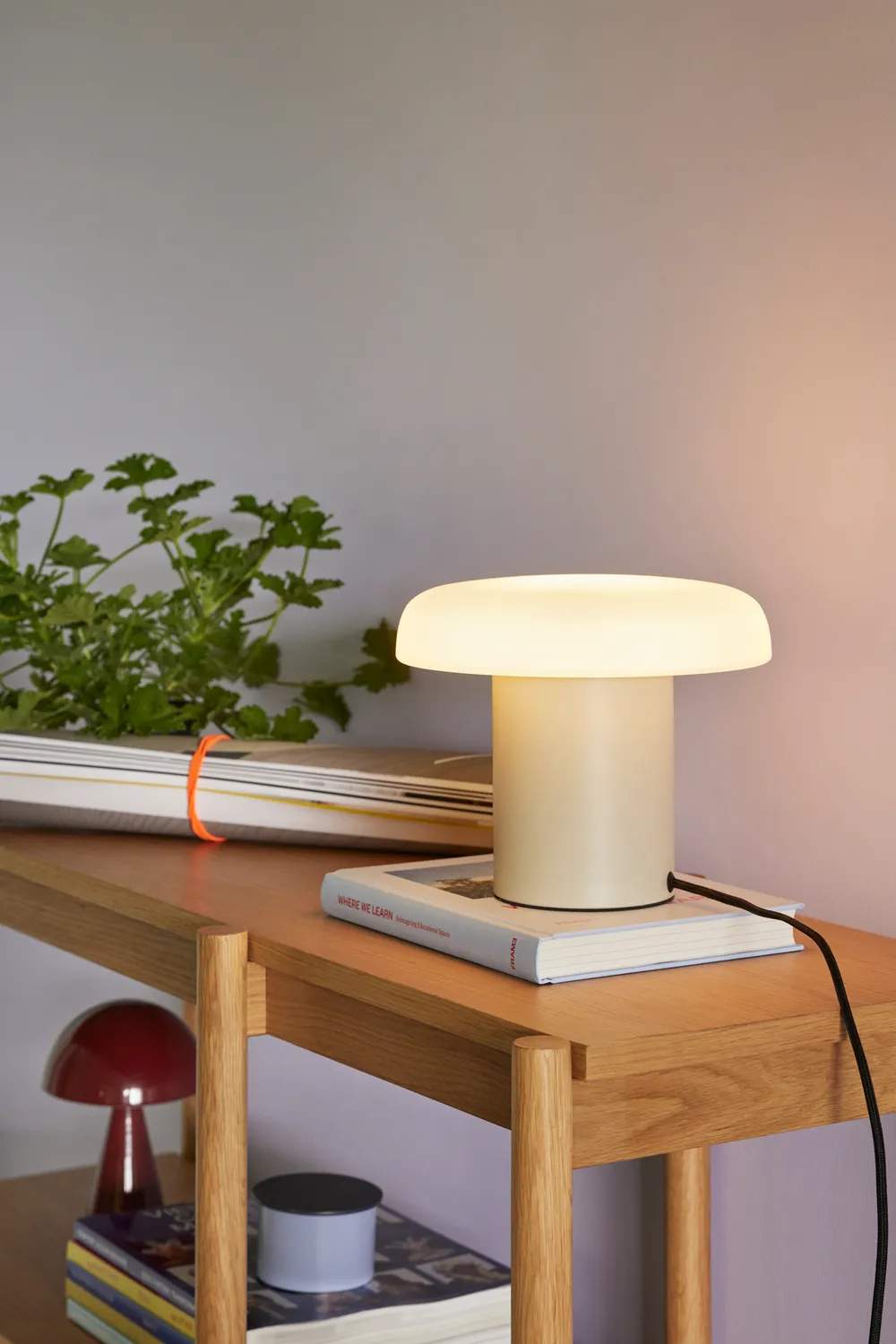 Hübsch Bordlamper Ateliers Bordlampe i Sand/Hvid, 2