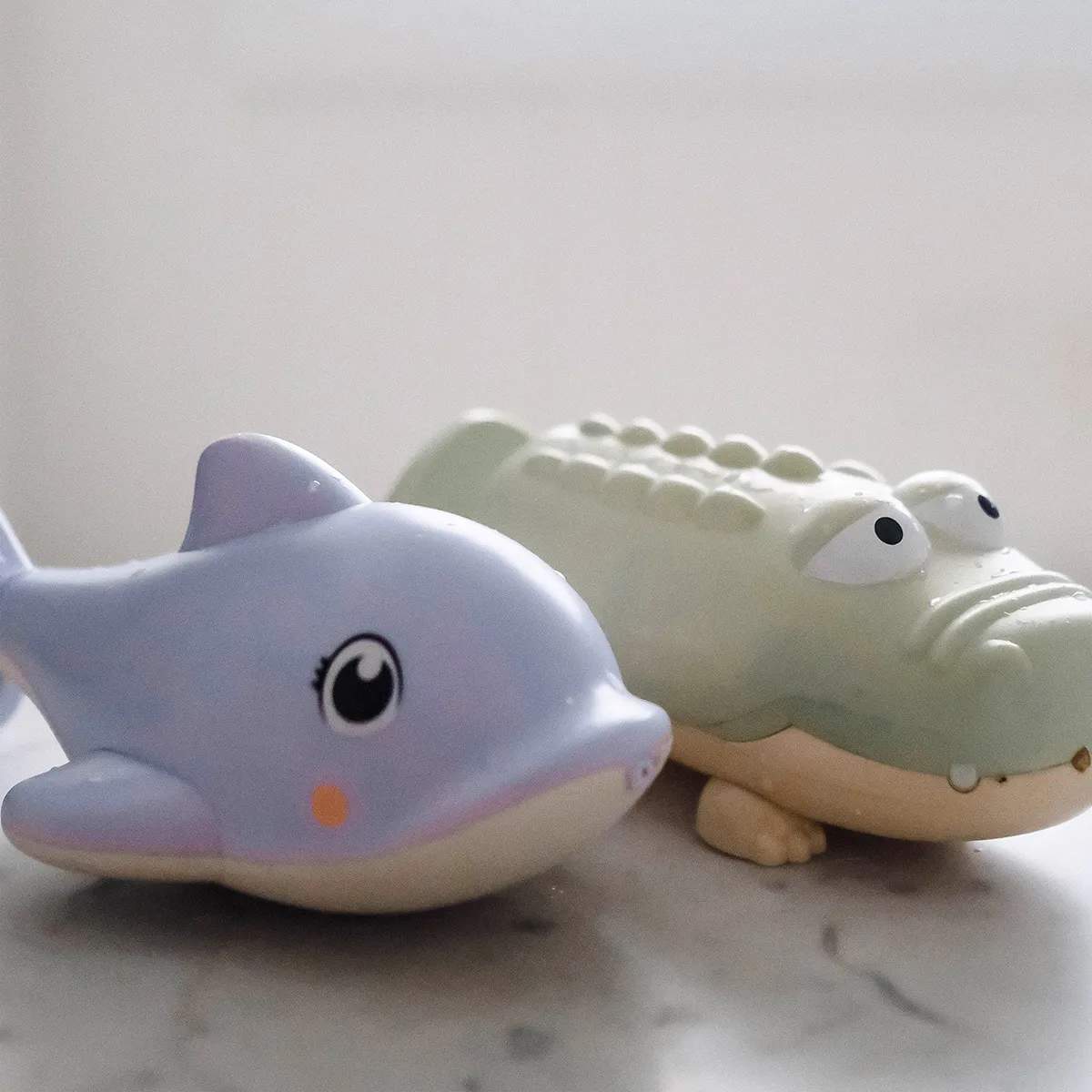 Sunnylife Badeudstyr Vandpistol - Delfin i Lilla, 2