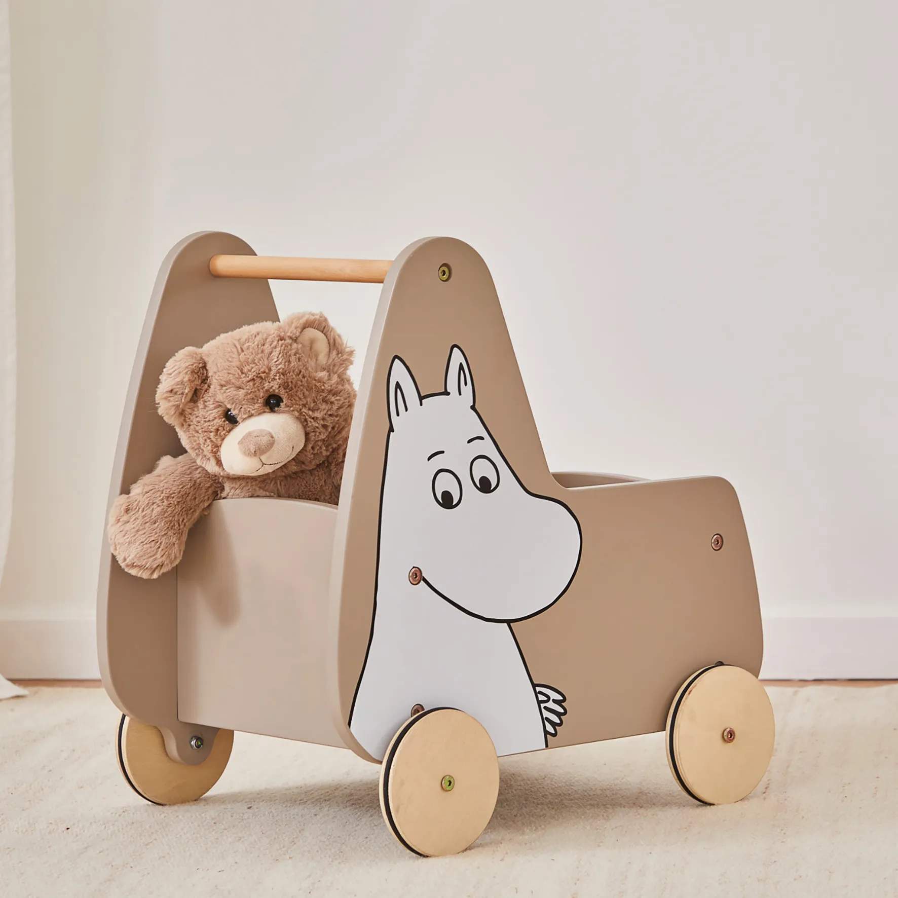 Barbo Toys Til børneværelset Mumi Gåvogn i Natur, 3
