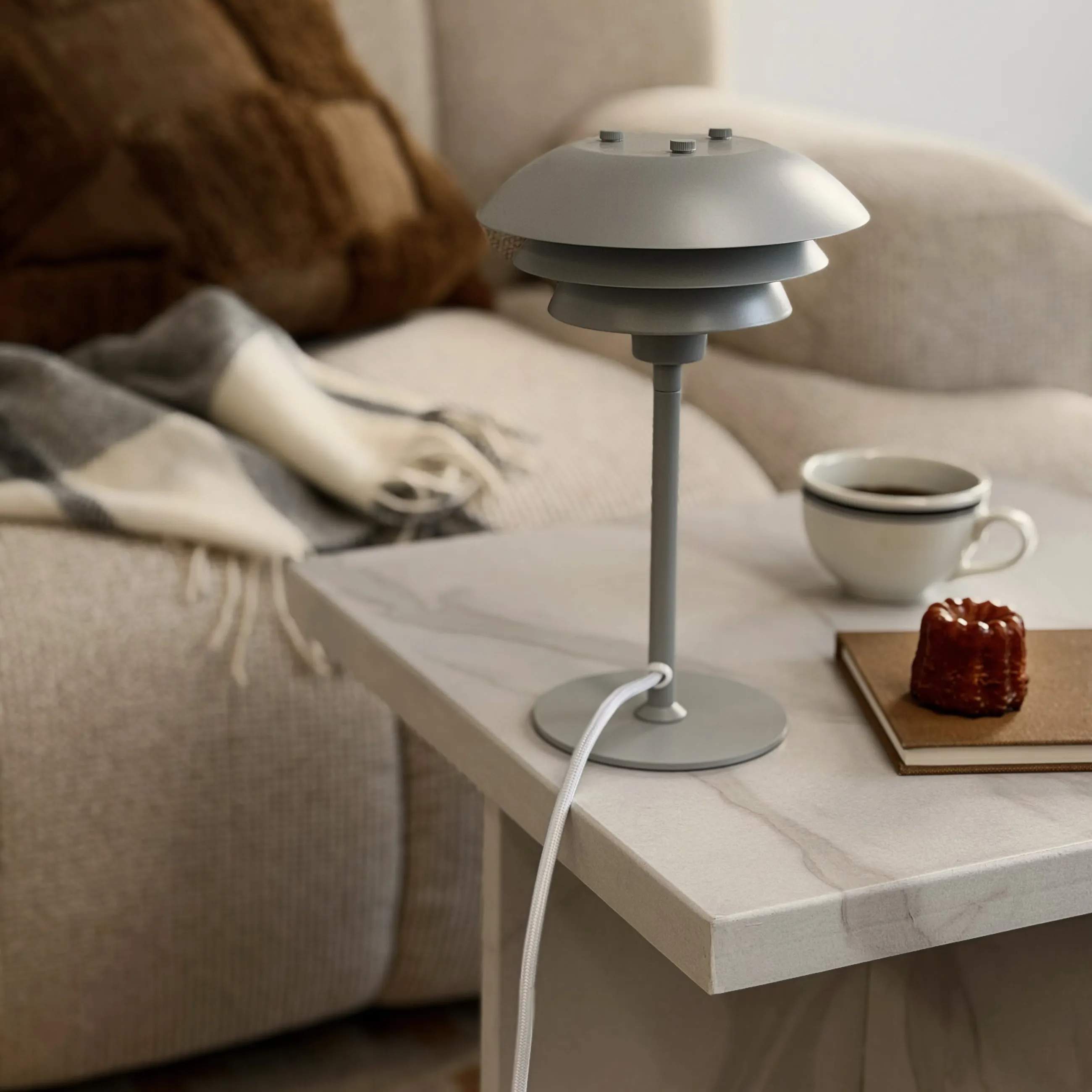 Dyberg Larsen Bordlamper Sixteen Bordlampe i Grå, 3
