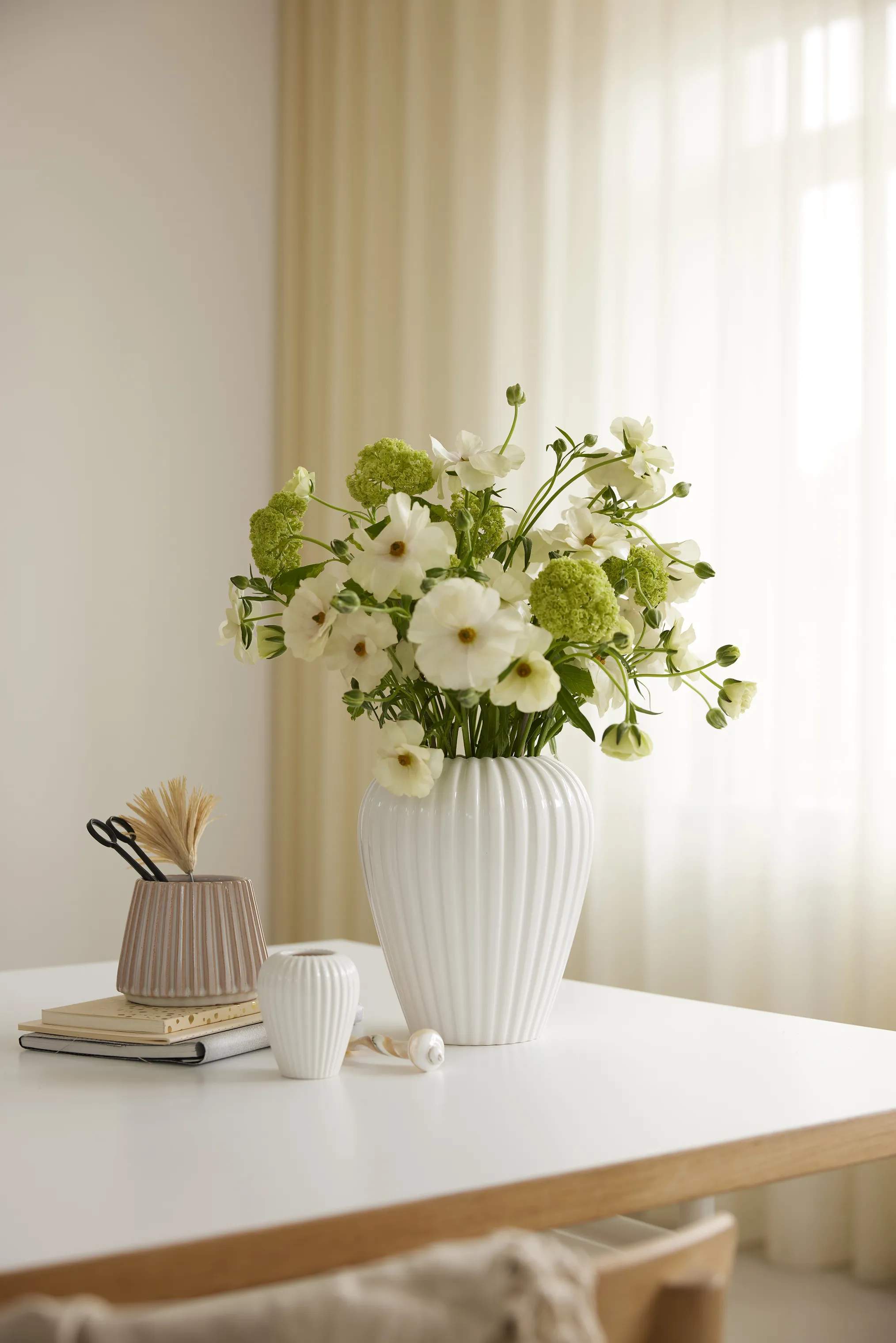 erik bagger a/s Vaser Eslau Lilje Vase i hvid, 20 cm, 2