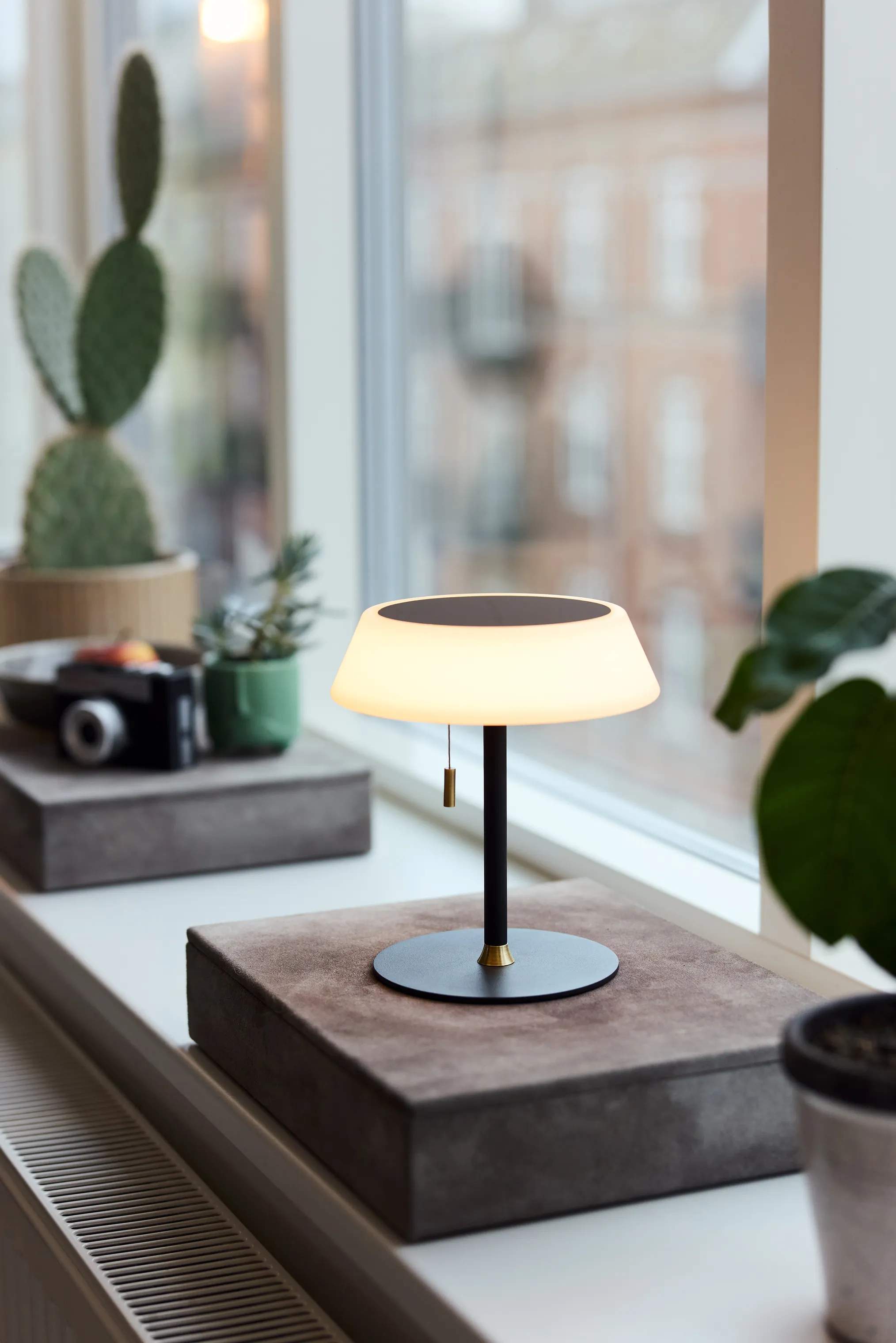 Halo Design Bordlamper Solar Bordlampe i Sort, 3