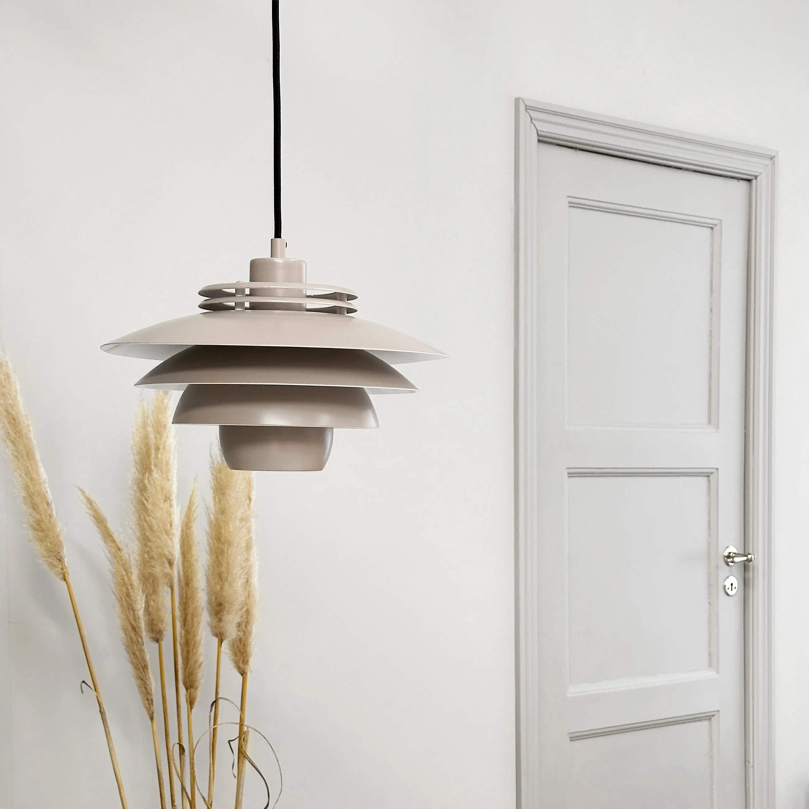 Dyberg Larsen Pendler Ejka Pendel i Beige, 30 cm, 2