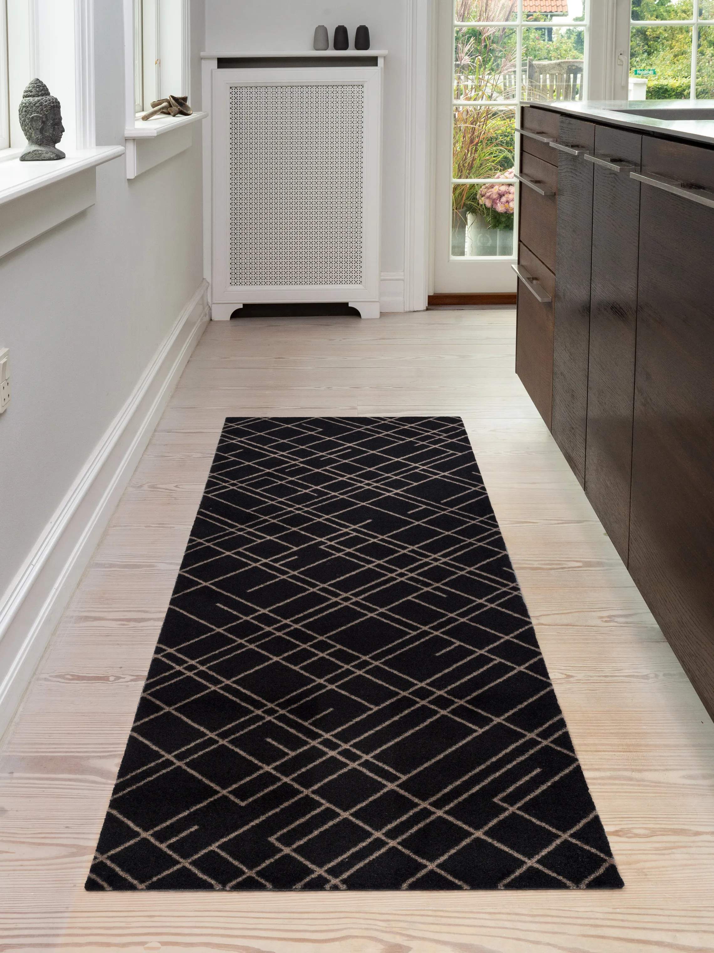 Tica Copenhagen Dørmåtter Lines Gulvmåtte i Sort/sand, B67 x L200 cm, 2