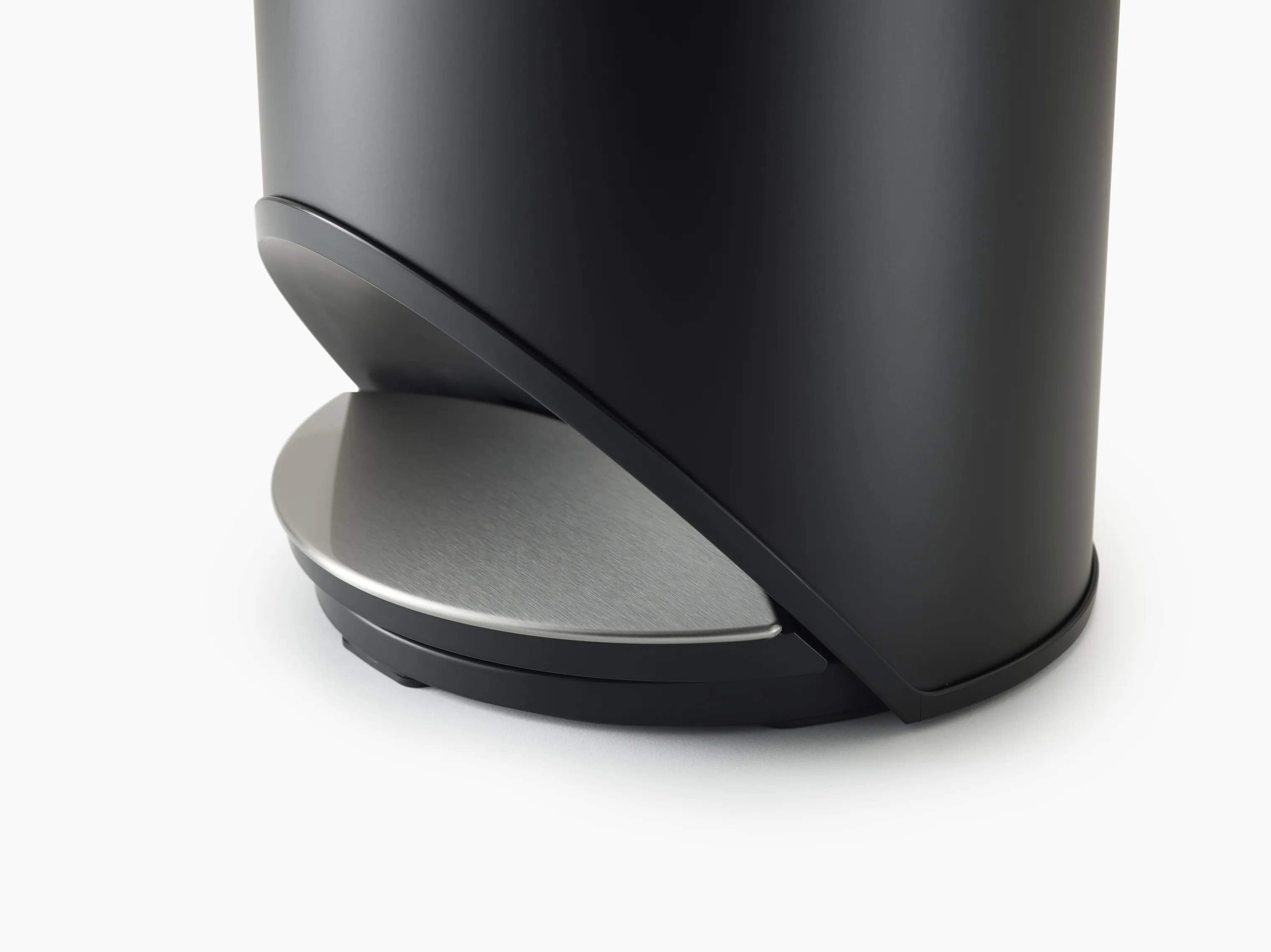 Joseph Joseph Pedalspande Arc  Affaldsspand i Black, 10 L, 2