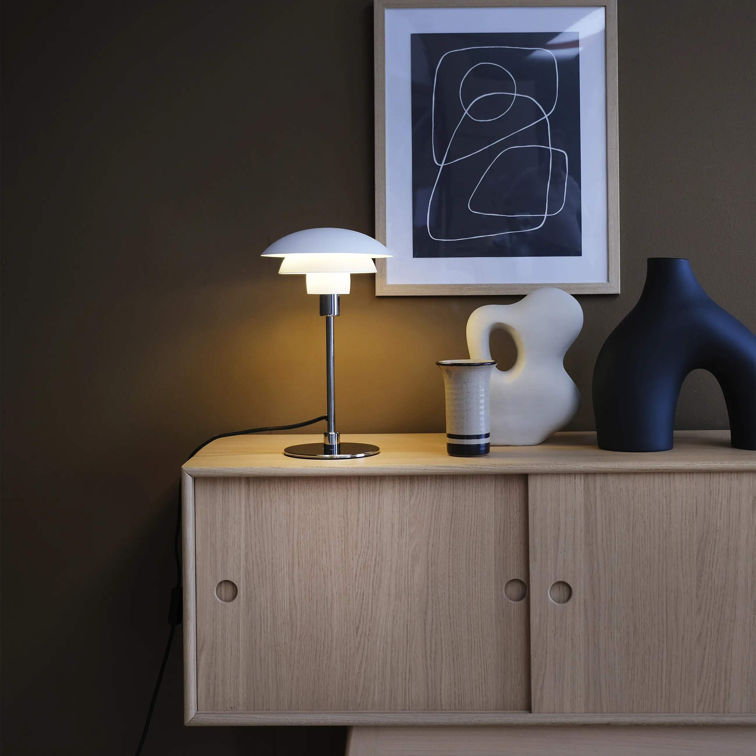 Dyberg Larsen Bordlamper Morph Bordlampe i Hvid/ Krom, 2