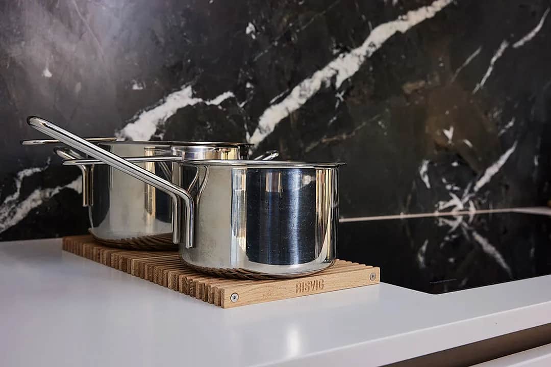 RISVIG Design Bordskånere Lignus Gryderist i Egetræ, 6