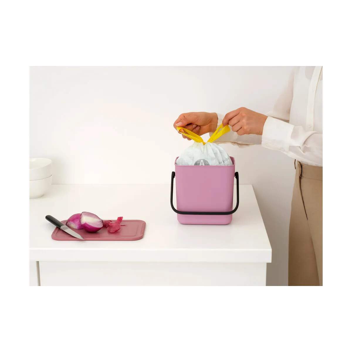 Brabantia Spande uden pedal Sort & Go Affaldsspand i Lilac Pink, 3 L, 3