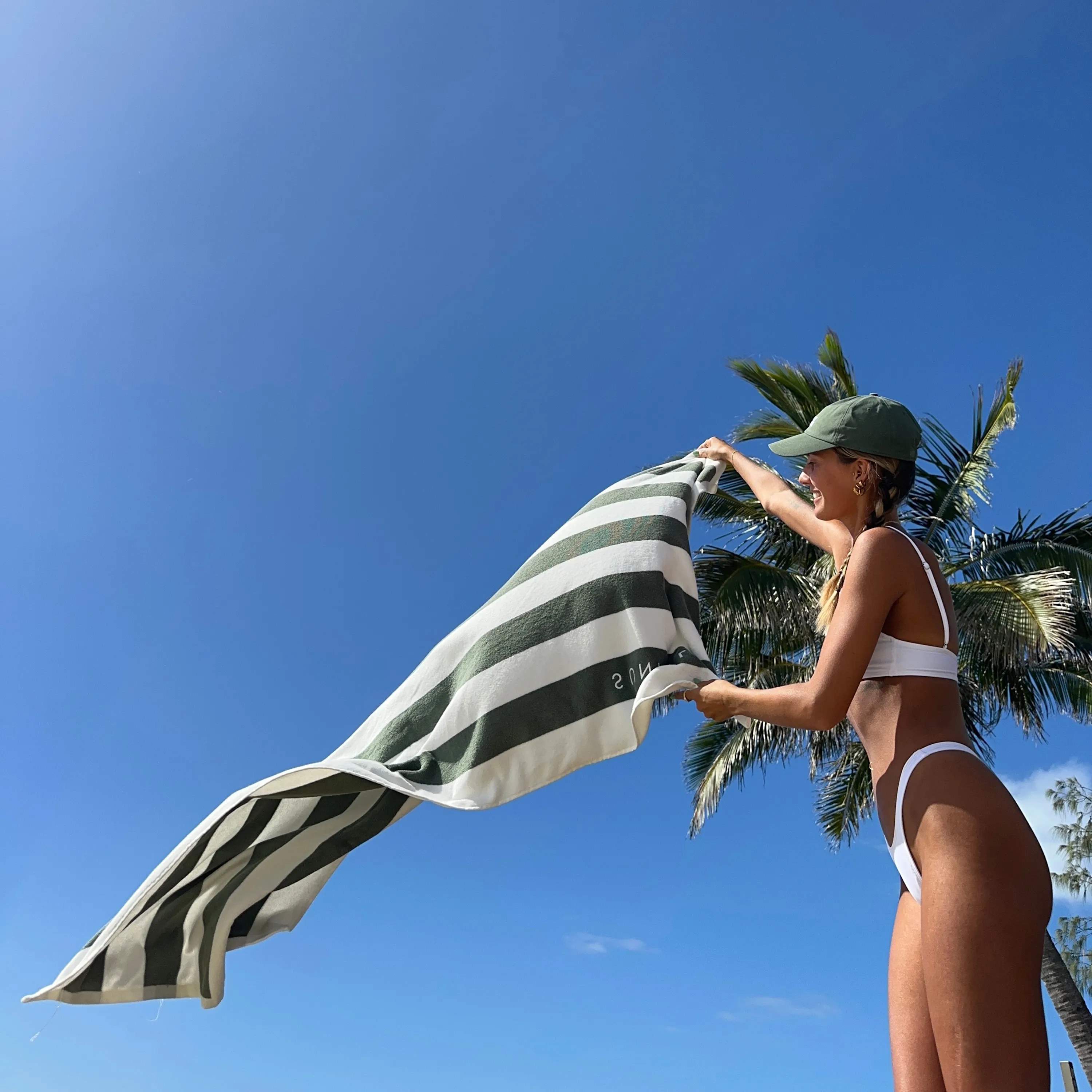 Sunnylife Håndklæder Badehåndklæde - The Vacay i Olive, 6