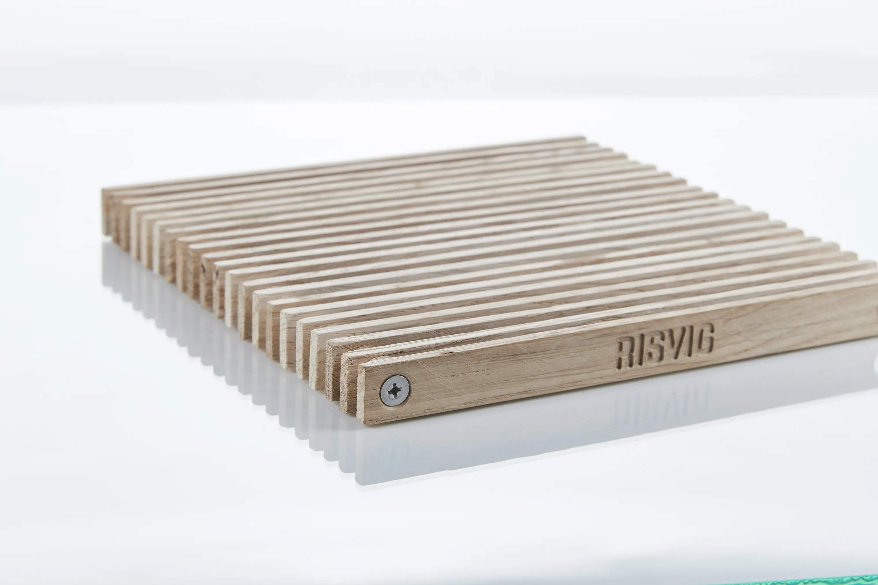 RISVIG Design Bordskånere Lignus Gryderist i Egetræ, 2