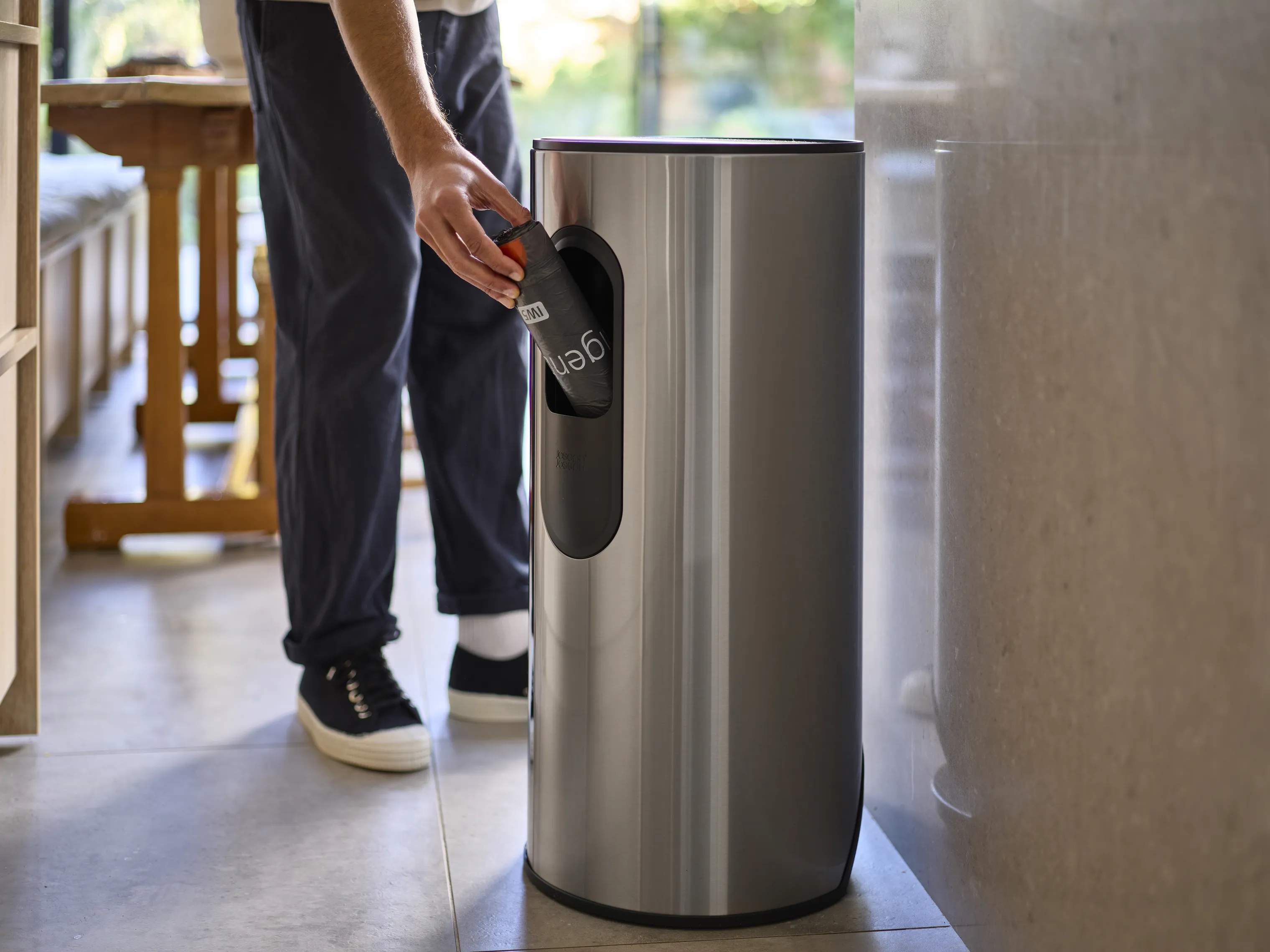 Joseph Joseph Pedalspande Arc  Affaldsspand i Stainless Steel, 30 L, 3