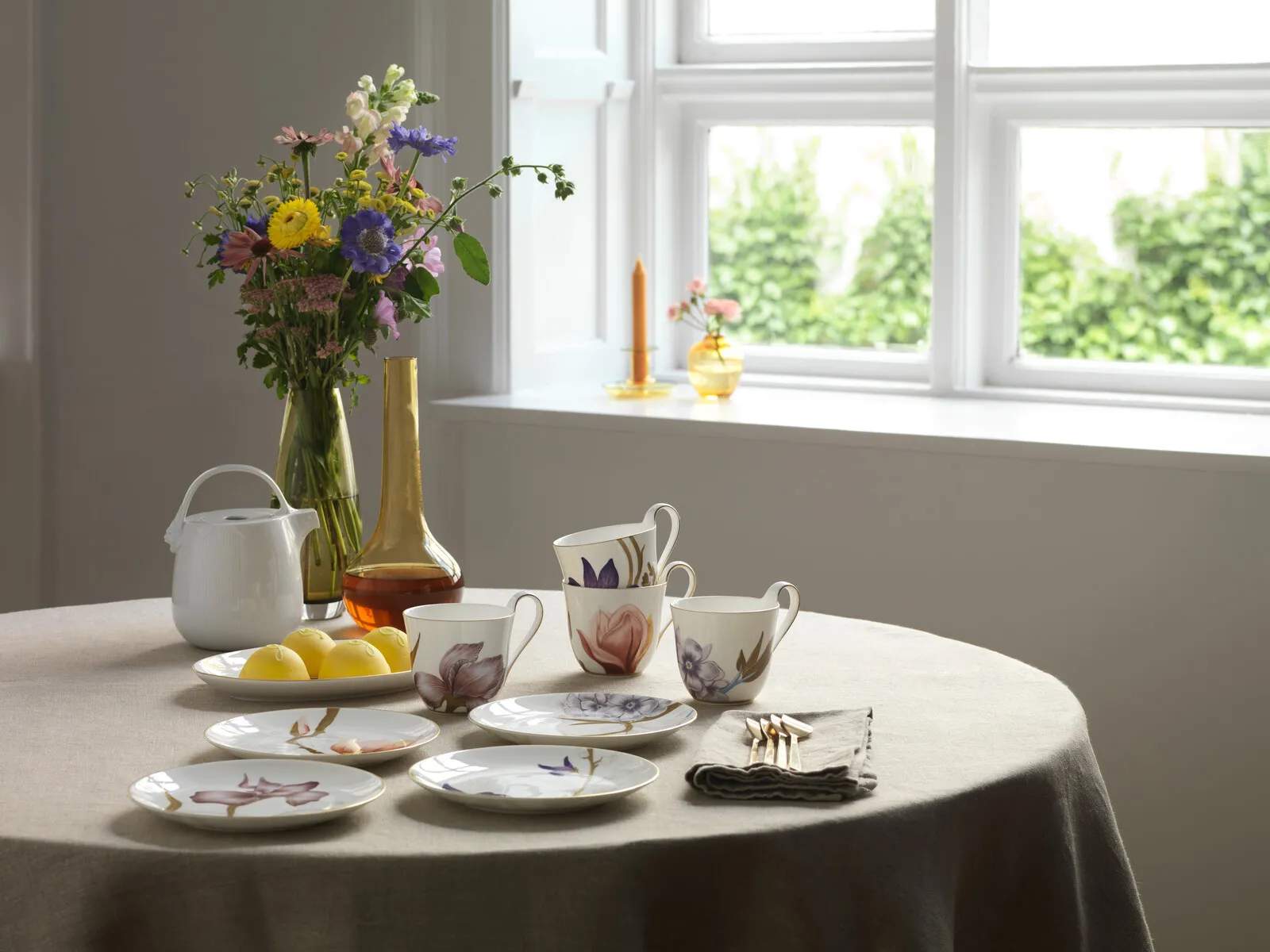 Royal Copenhagen Krus og kopper med hank Flora Højhankskop - Stedmoderblomst i Stedmoderblomst, 2
