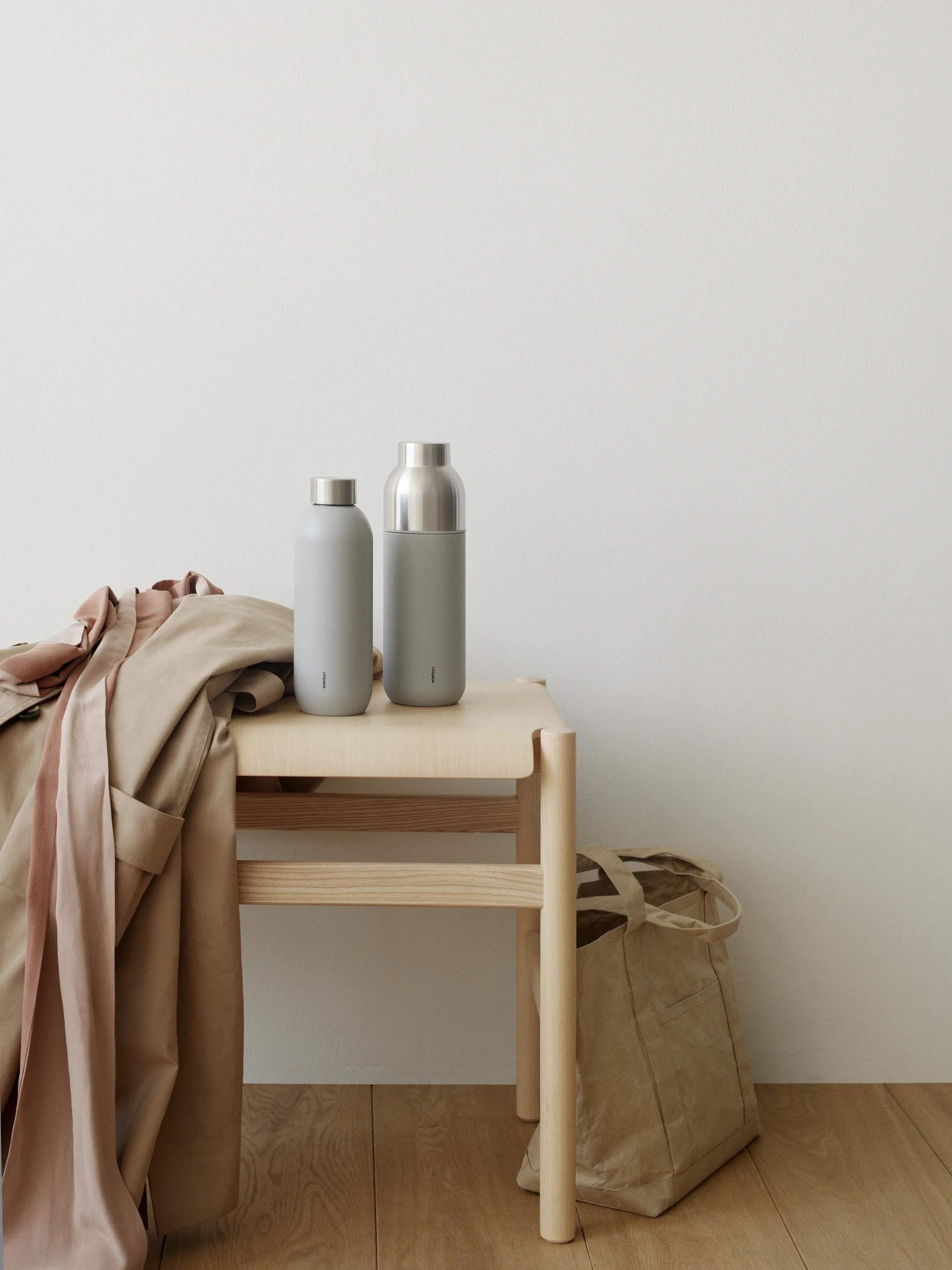 Stelton Drikkedunke I:CONS Keep Cool Termodrikkedunk i Light grey, 0.6 L, 2