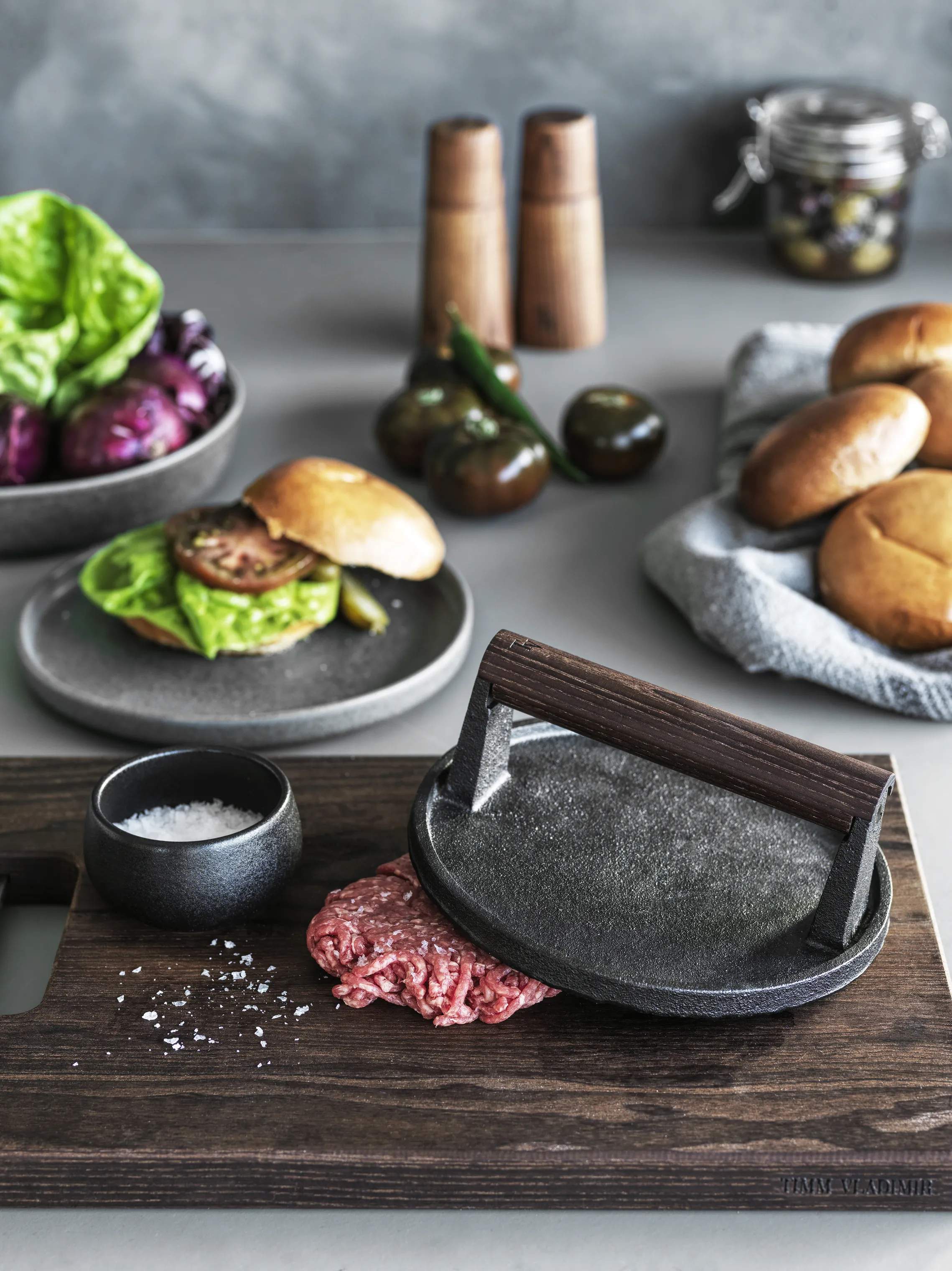 Timm Vladimir Kitchen Grillredskaber Støbejern Burgerpresser i Sort, 2