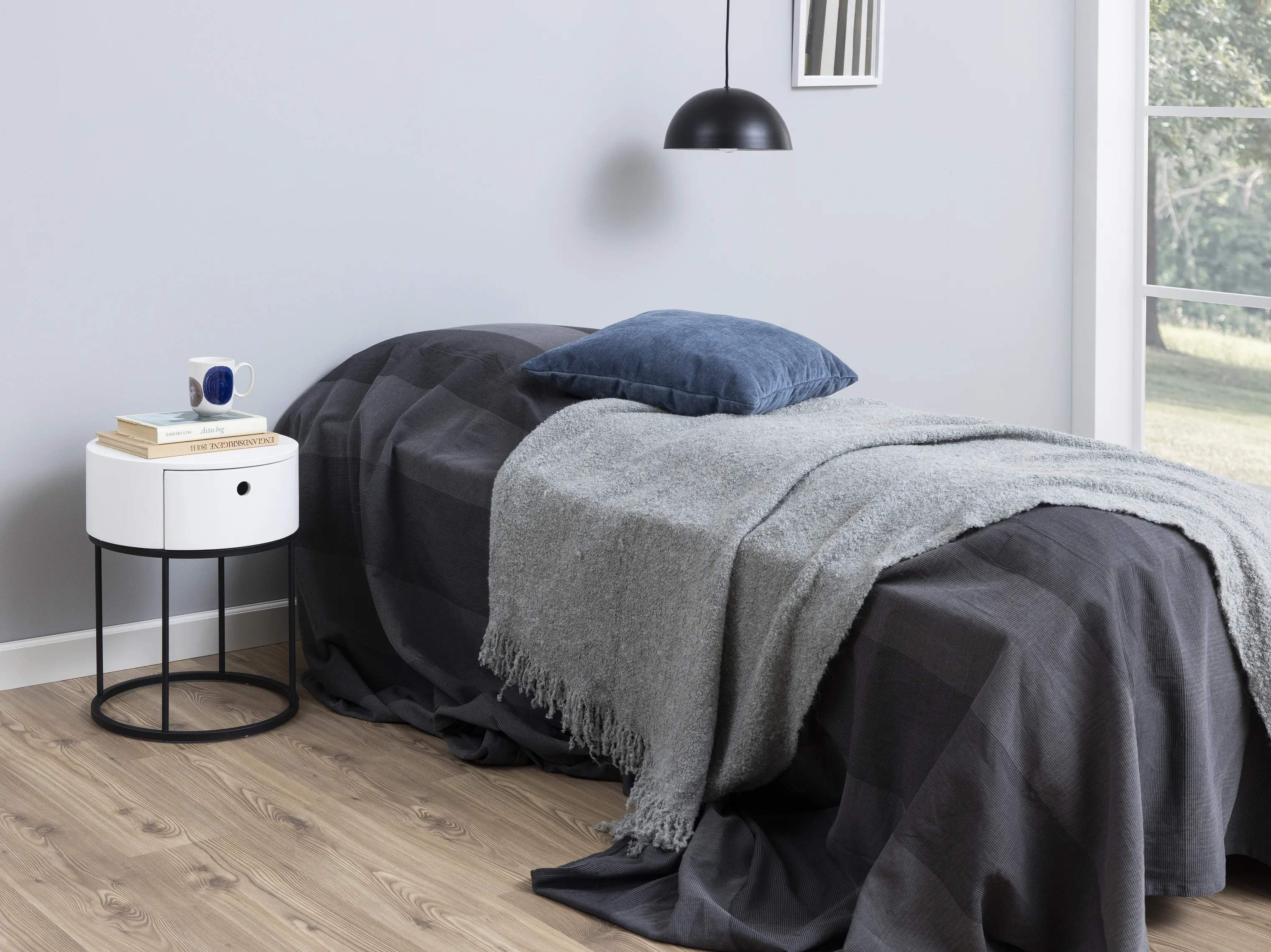 CASA Living Sengeborde Polo Natbord i Hvid/sort, 2