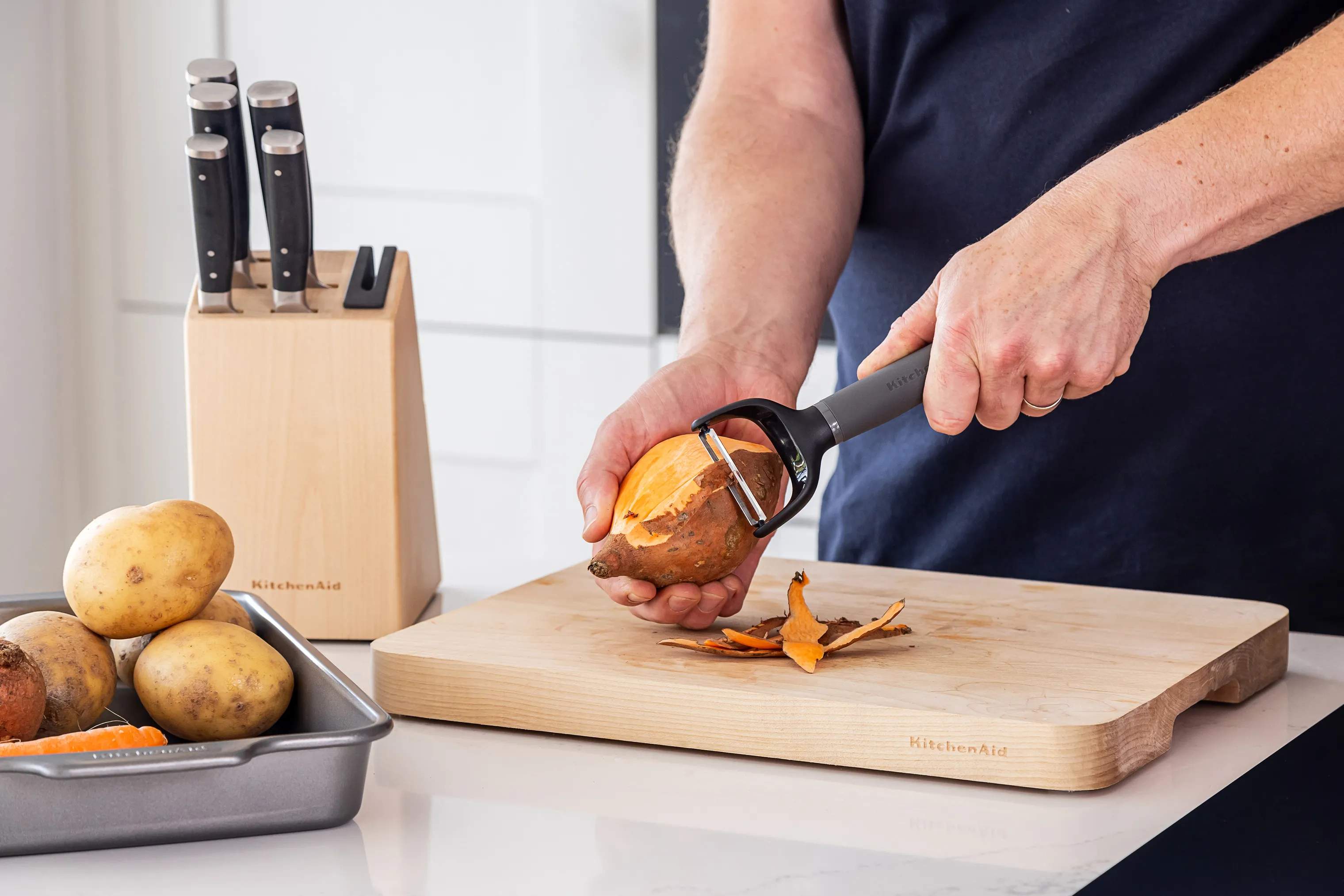 KitchenAid Grøntsags- og kartoffelskrællere Coreline Soft Grip Y Skræller i Grey, 2