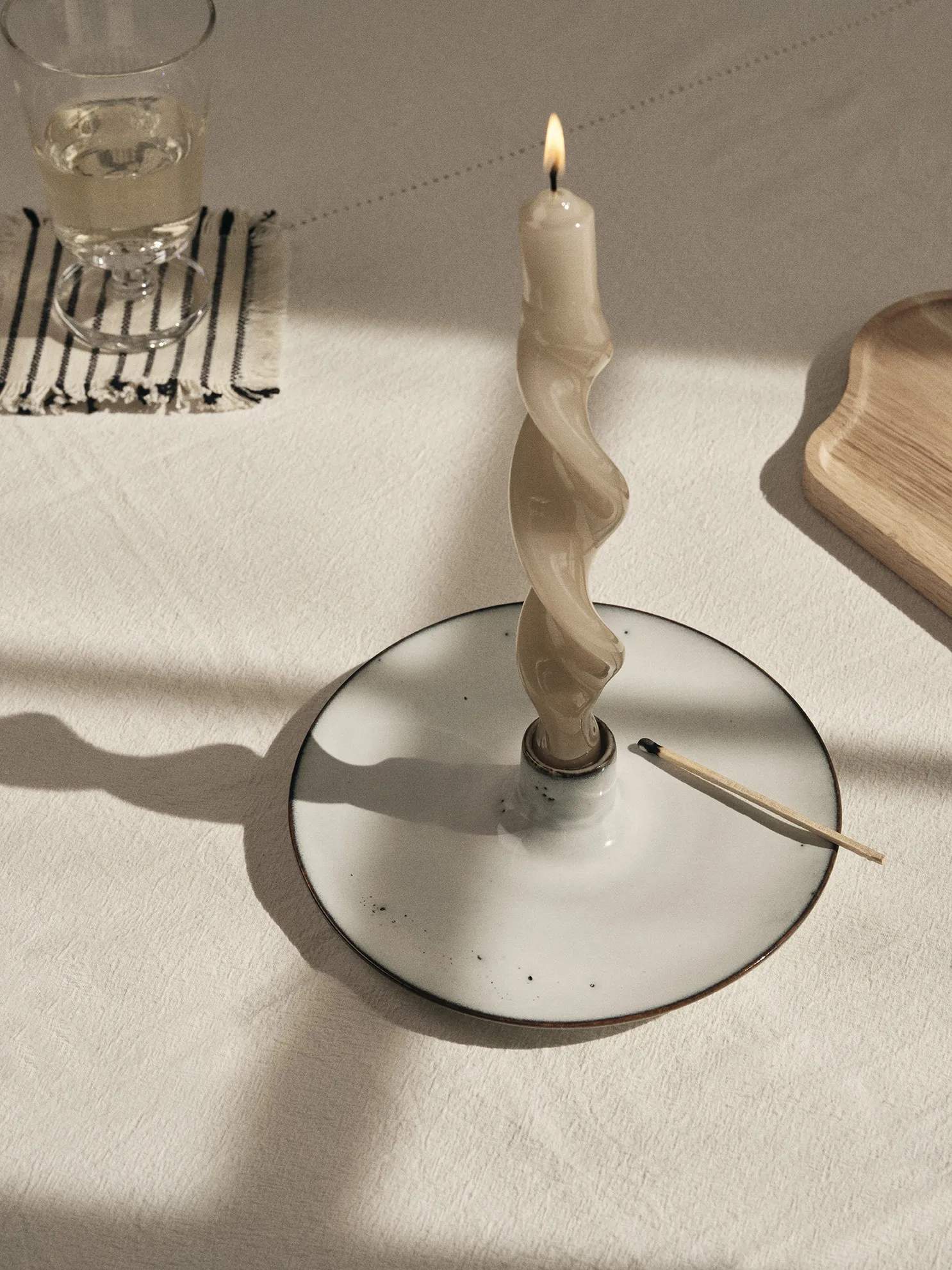 Broste Copenhagen Kronelysestage Nordic Sand Lysestage i Sand, 2