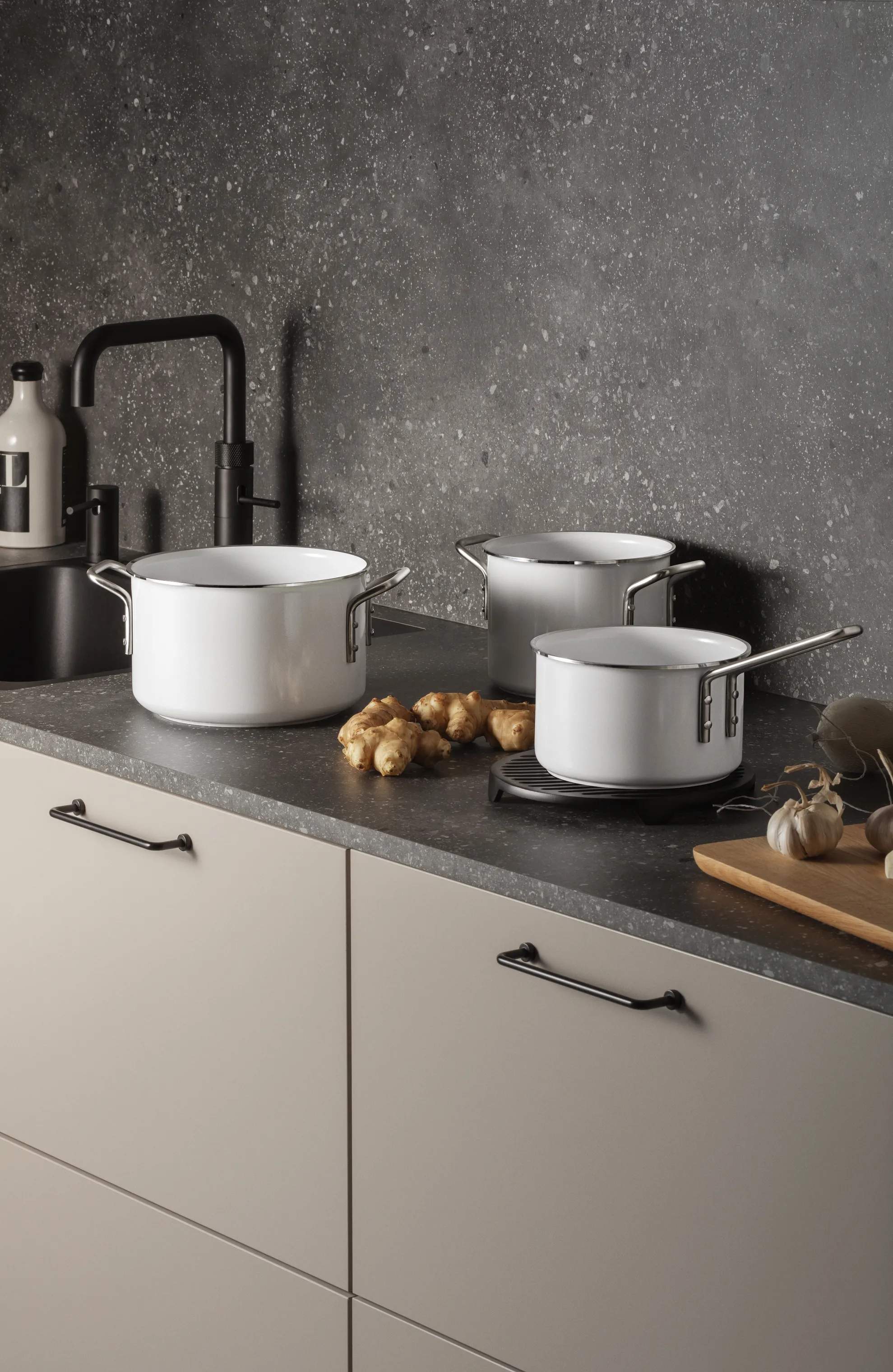 Eva Trio Kasseroller White Line Rec. White Line Kaserolle i 16 cm, 3