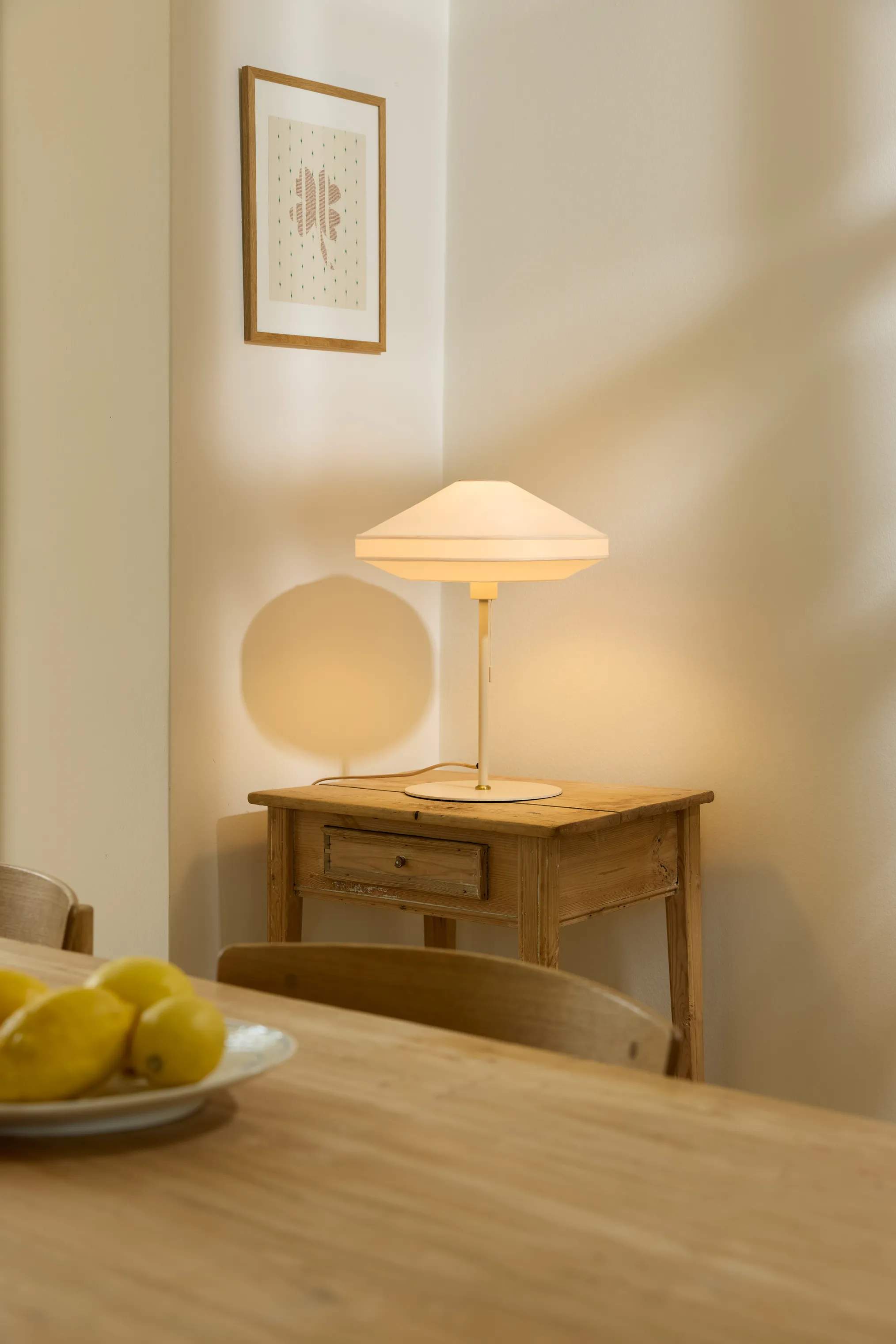 Halo Design Bordlamper Paria Paris Bordlampe i Creme, 2