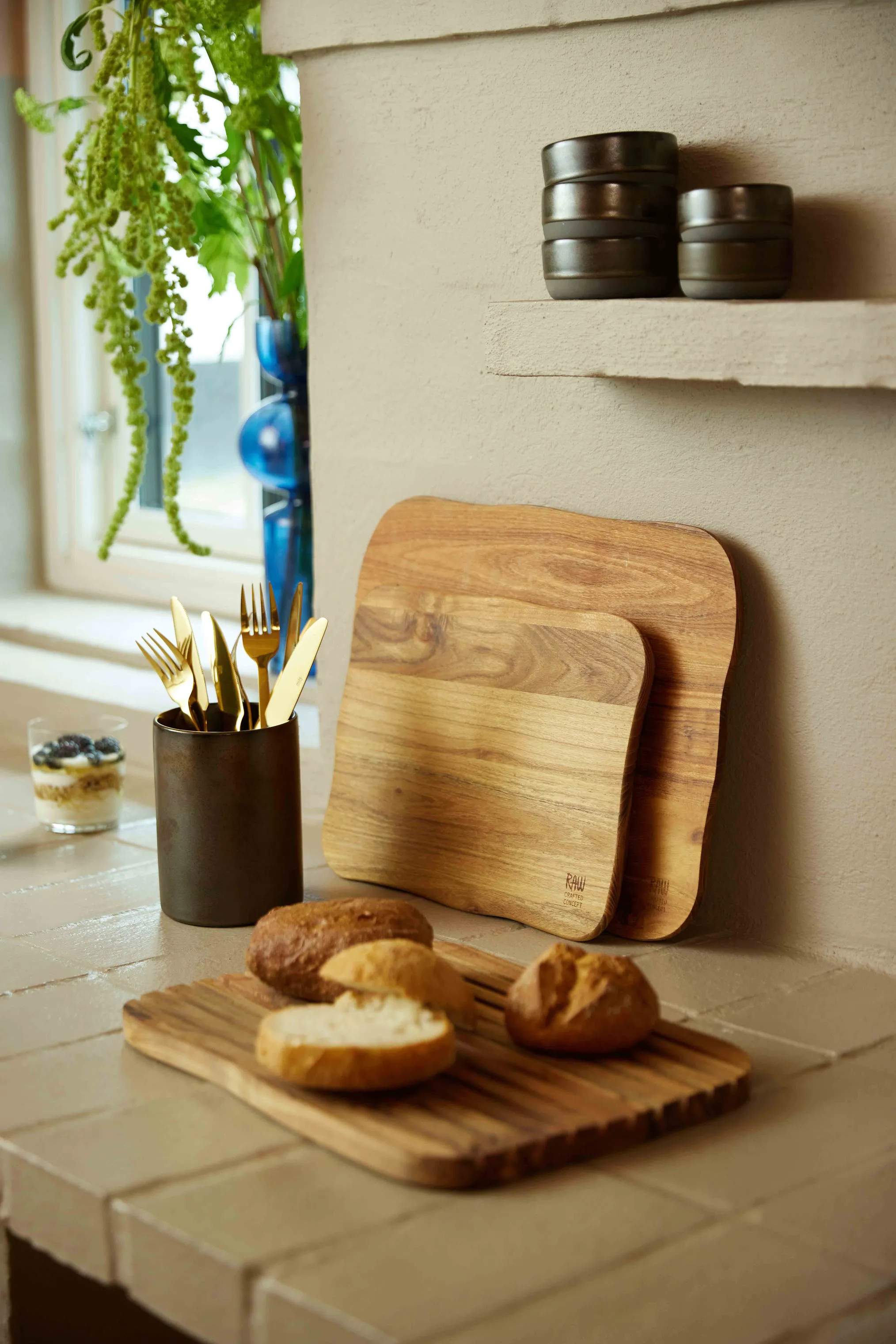 RAW by Aida Skærebrætter Teak Brødskærebræt i teak, 2