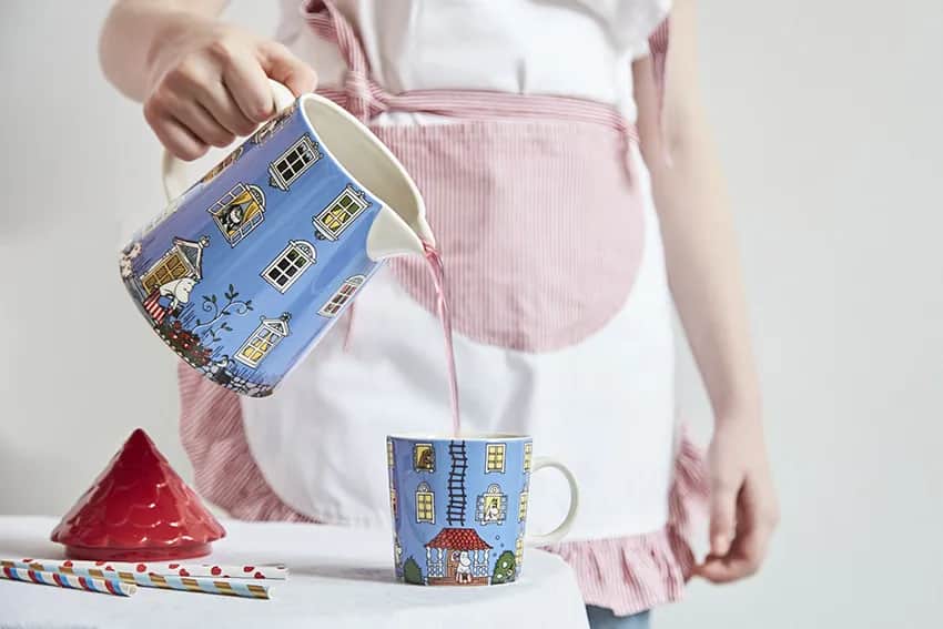 Moomin Arabia Serveringskander Moomin special Kande - Mumihus i Sort/rød, 1 L, 5