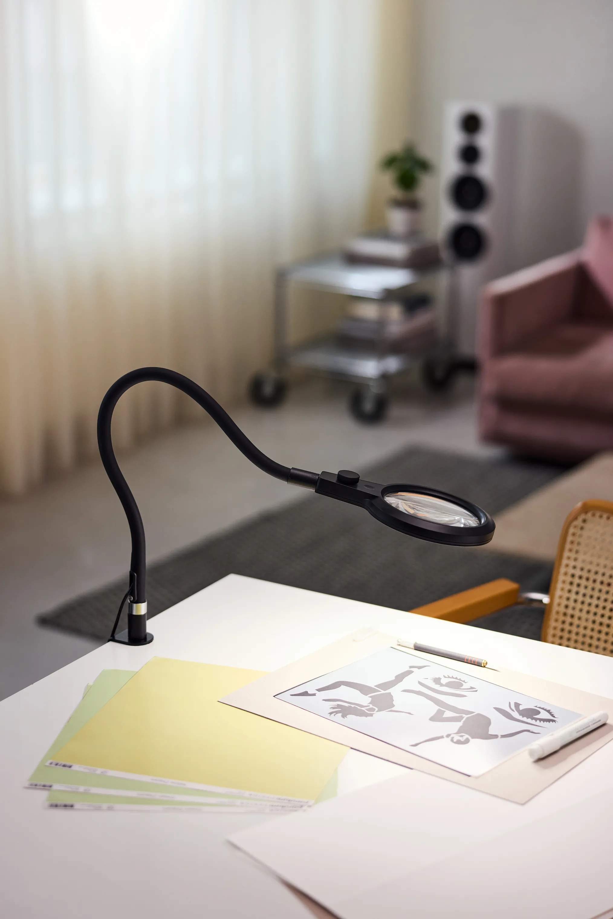 Halo Design Bordlamper Magni Clip Bordlampe i Sort, 3