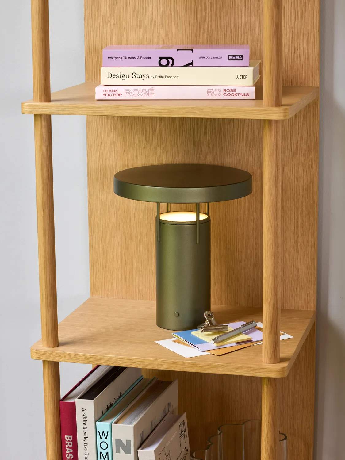 Hübsch Bordlamper Bringme Bordlampe i Mørkegrøn/Metalisk , 28 cm, 2