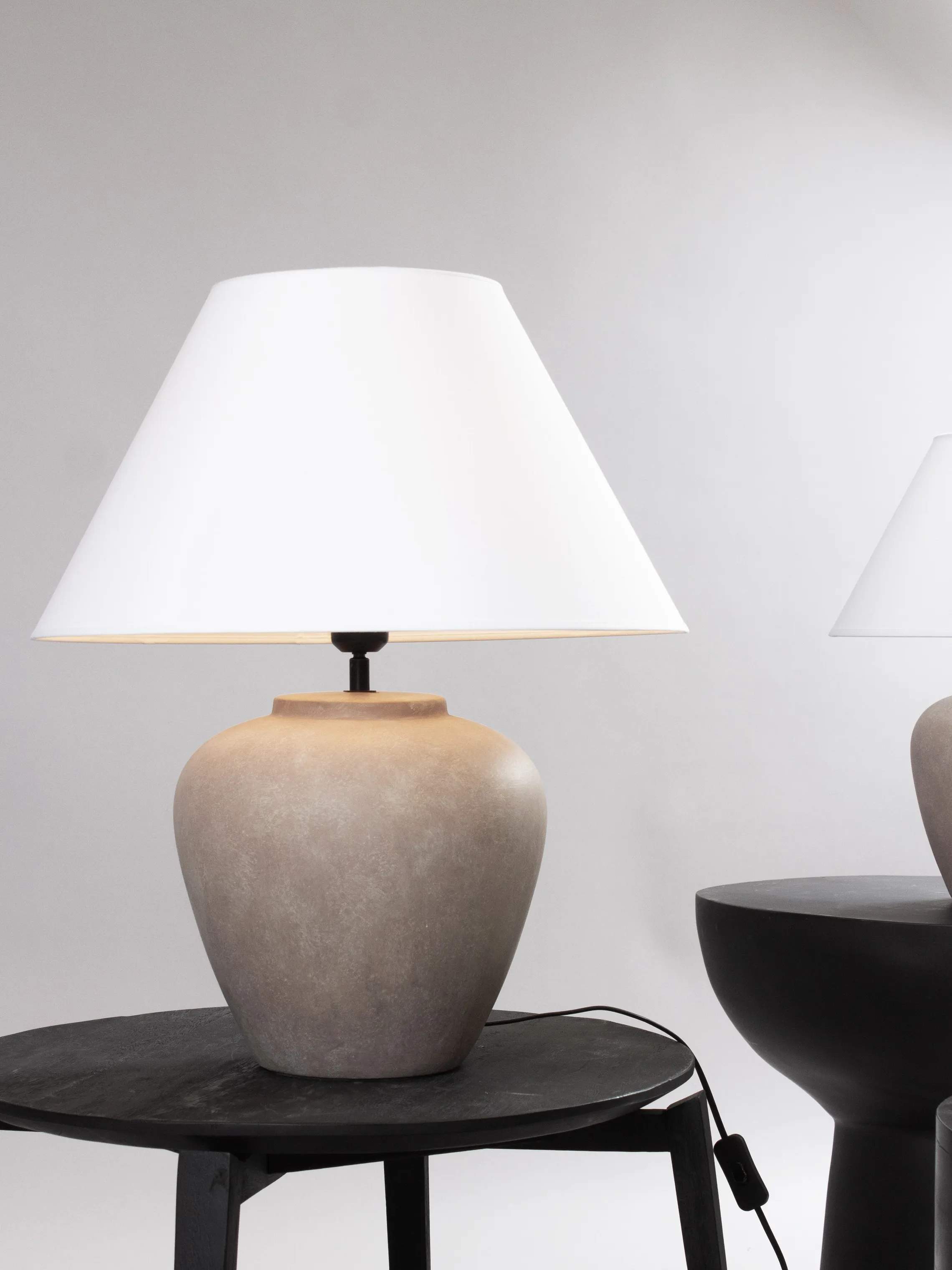 PR Home Bordlamper Lilly Bordlampe i Beige, 2