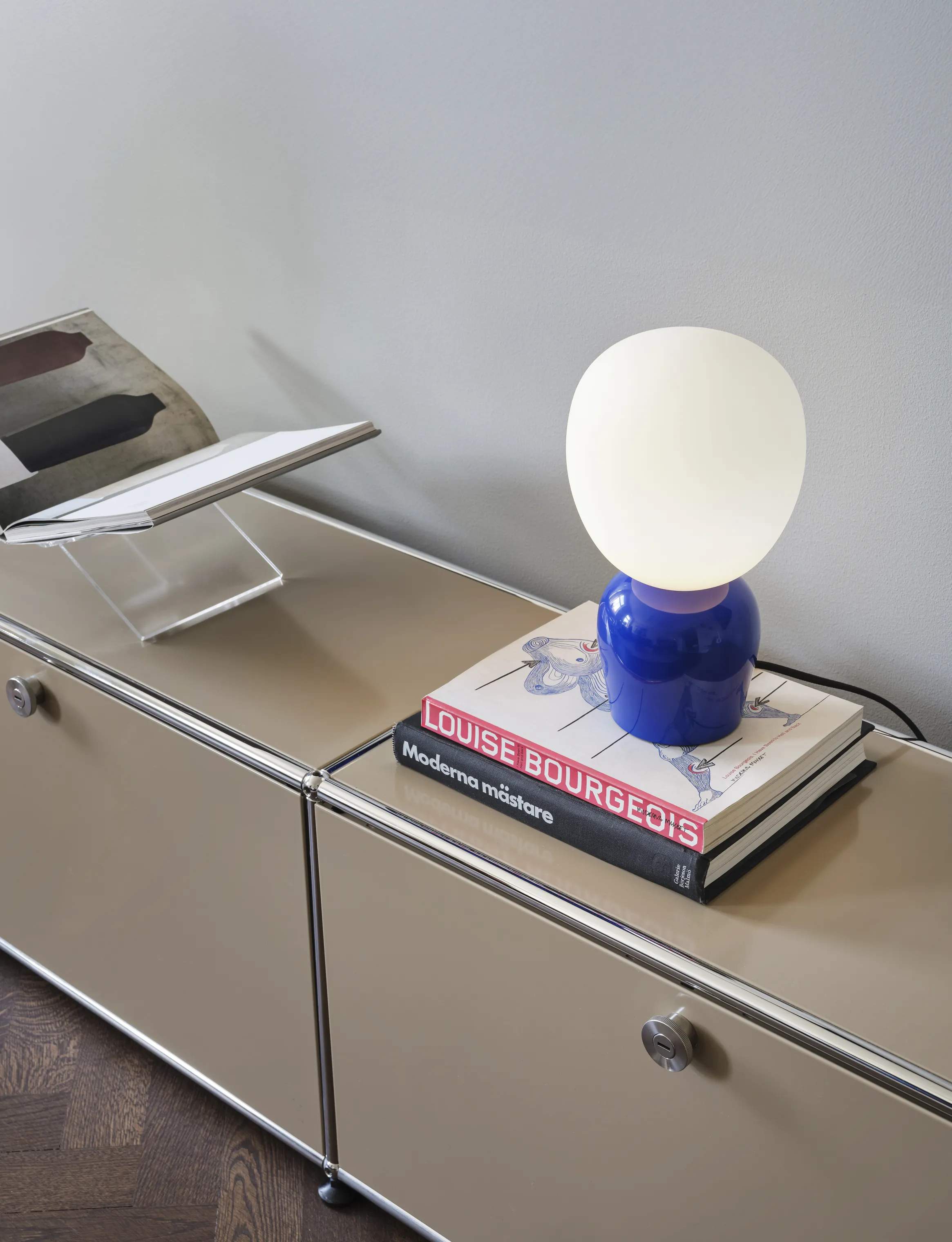 Belid Bordlamper Buddy Bordlampe i Marineblå/Opal glas, 2