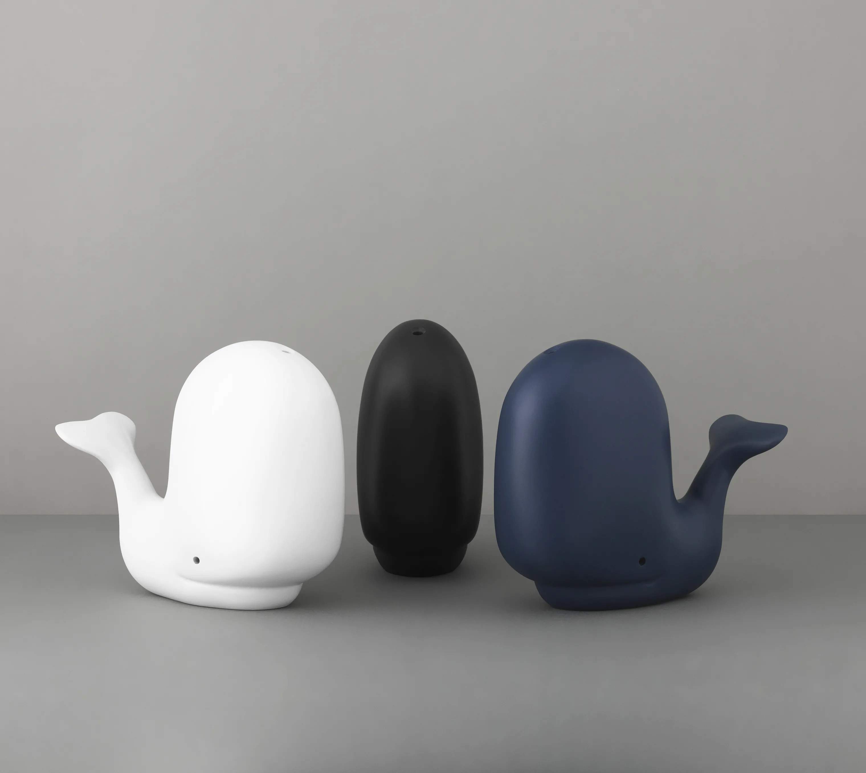 Normann Copenhagen Dyrefigurer Happy Whale i Sort, 3