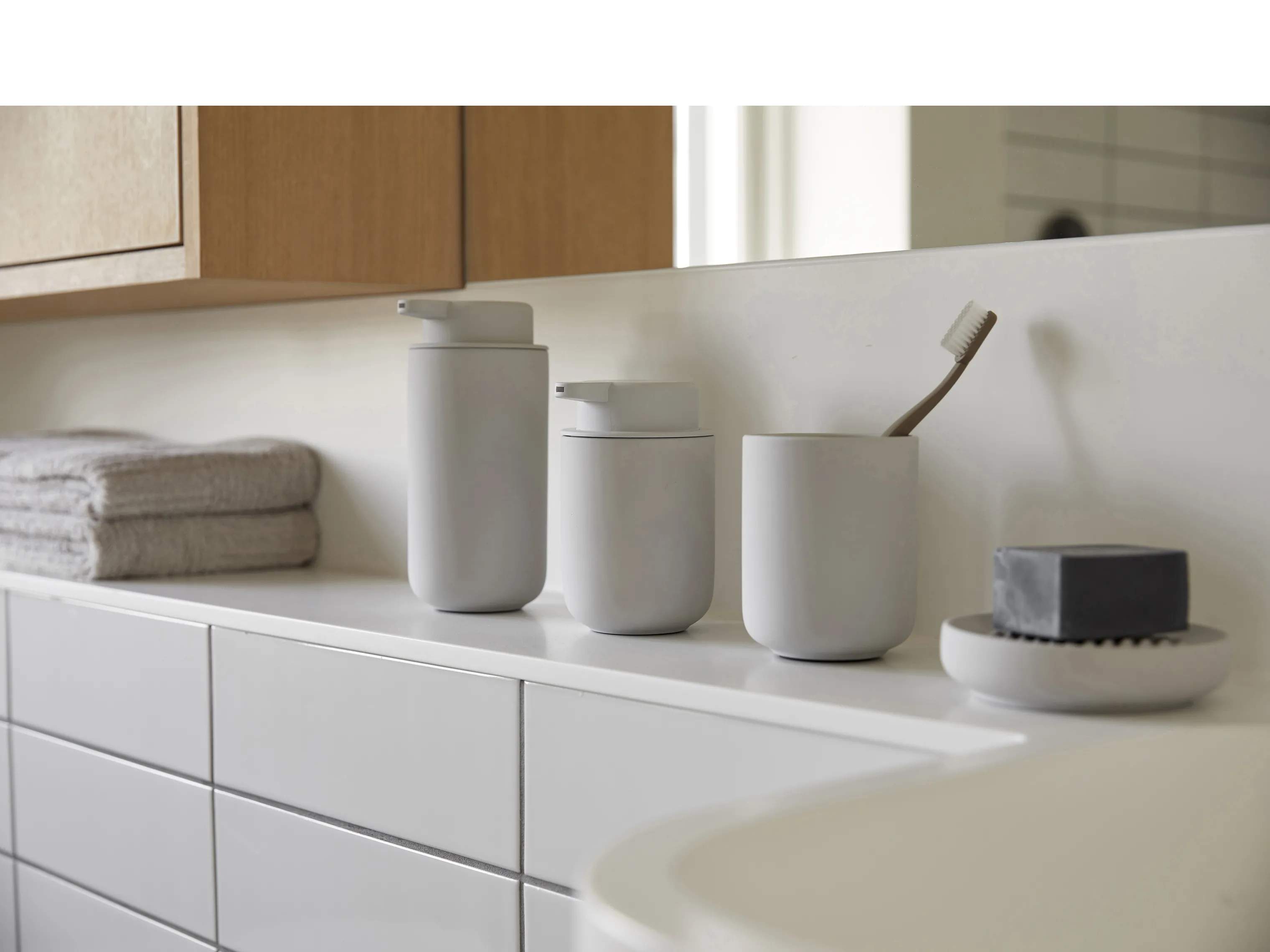 Zone Sæbedispensere Ume Sæbedispenser i Soft Grey, 12,5 cm, 3