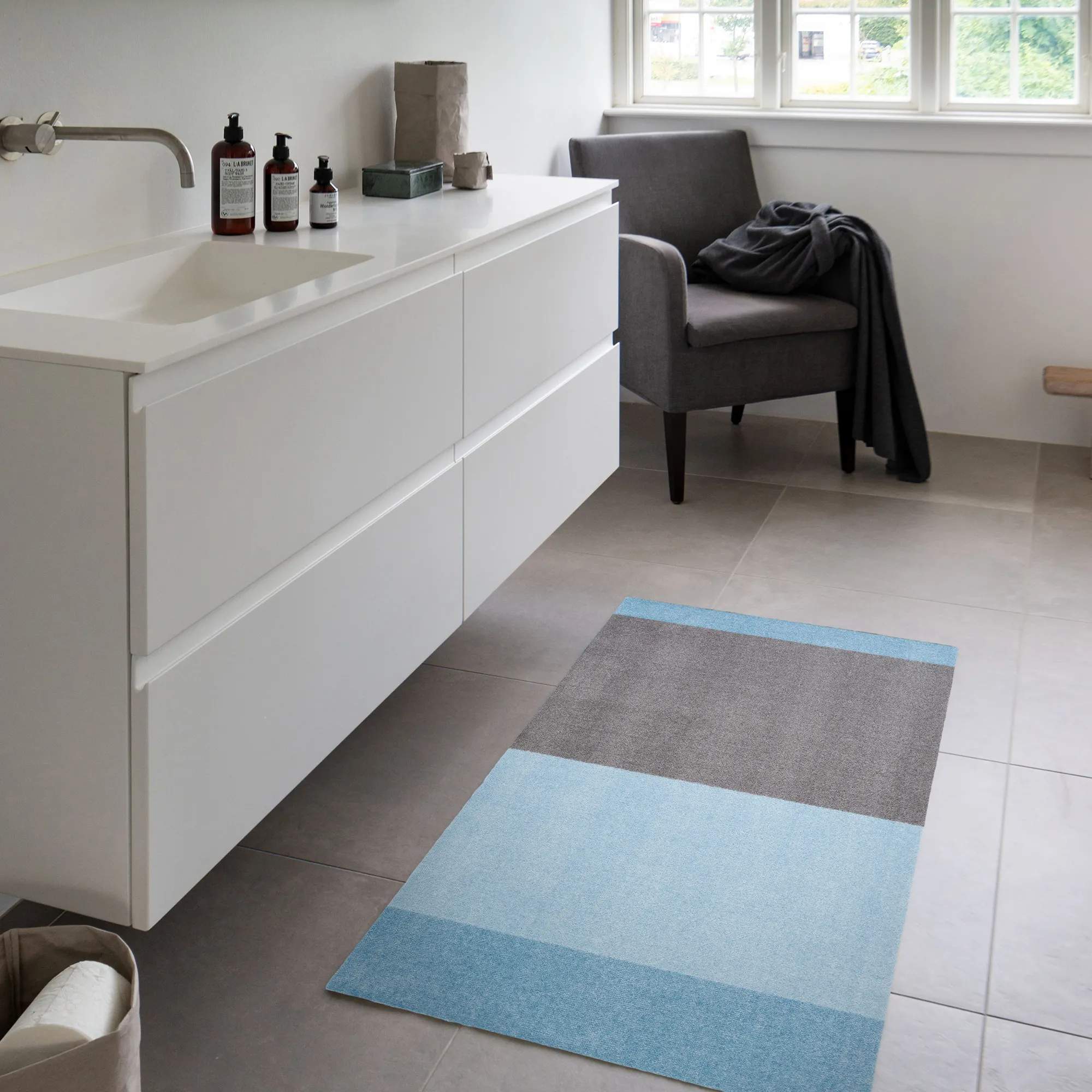 Tica Copenhagen Dørmåtter Stripes Horisontal Gulvmåtte i blå/steelgrey, B60 x L90 cm, 5
